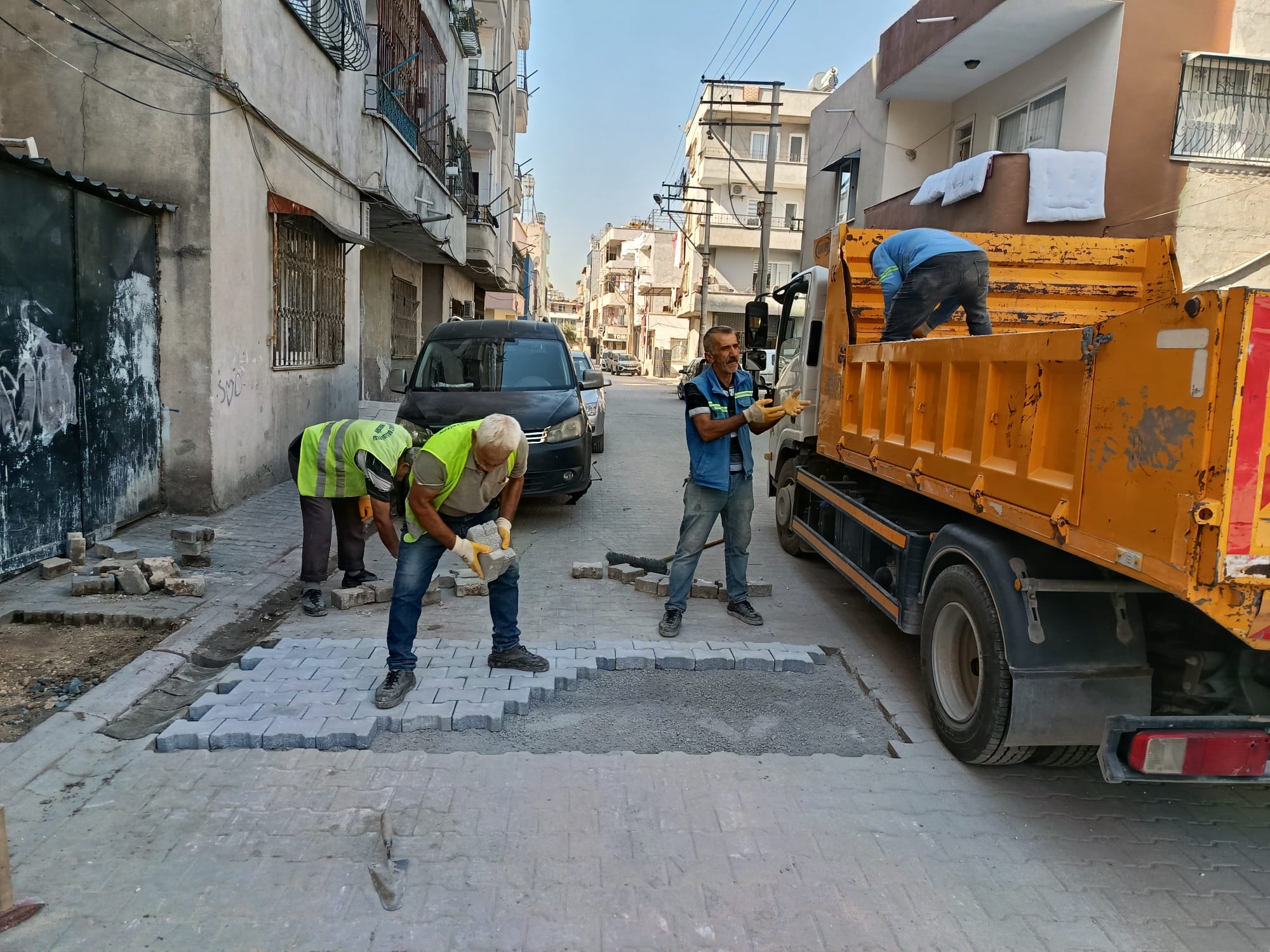 Akdenizin Sokak Ve Kaldırımlarını Yeniliyoruz 3.Jpeg