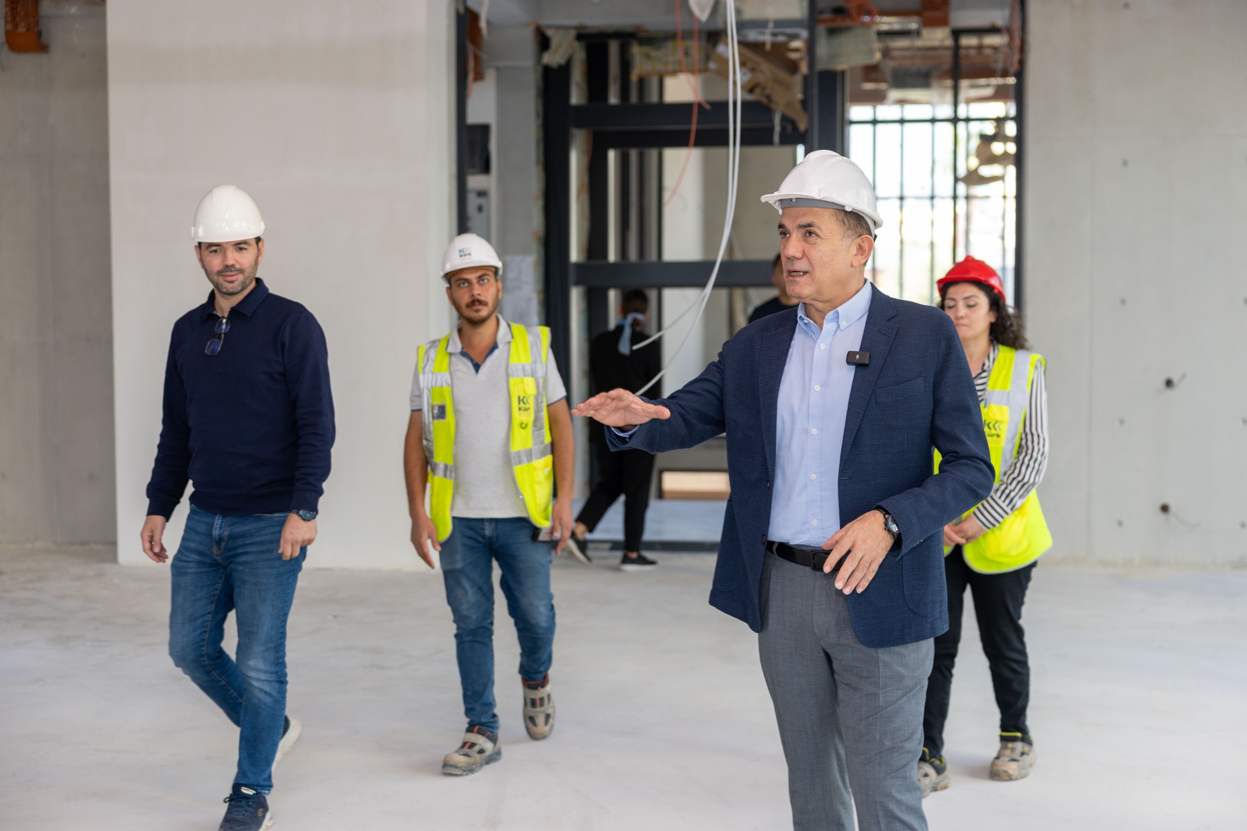 Başkan Özyiğit “Kent Kütüphanemizi Kısa Sürede Hizmete Açacağız” (3)