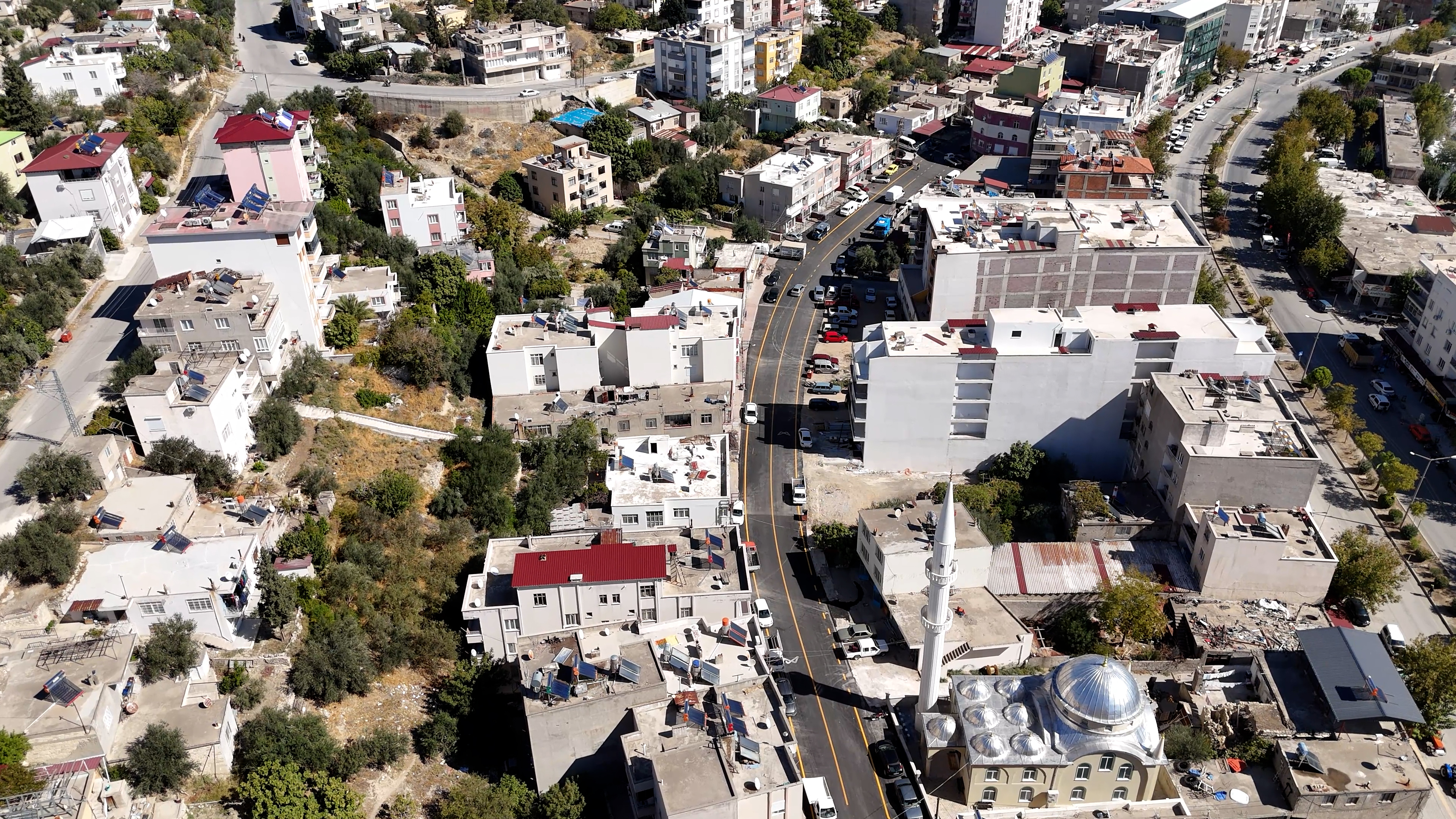 Büyükşehi̇r, Mut’un Her Caddesi̇ni̇ Asfaltla Buluşturuyor (8)