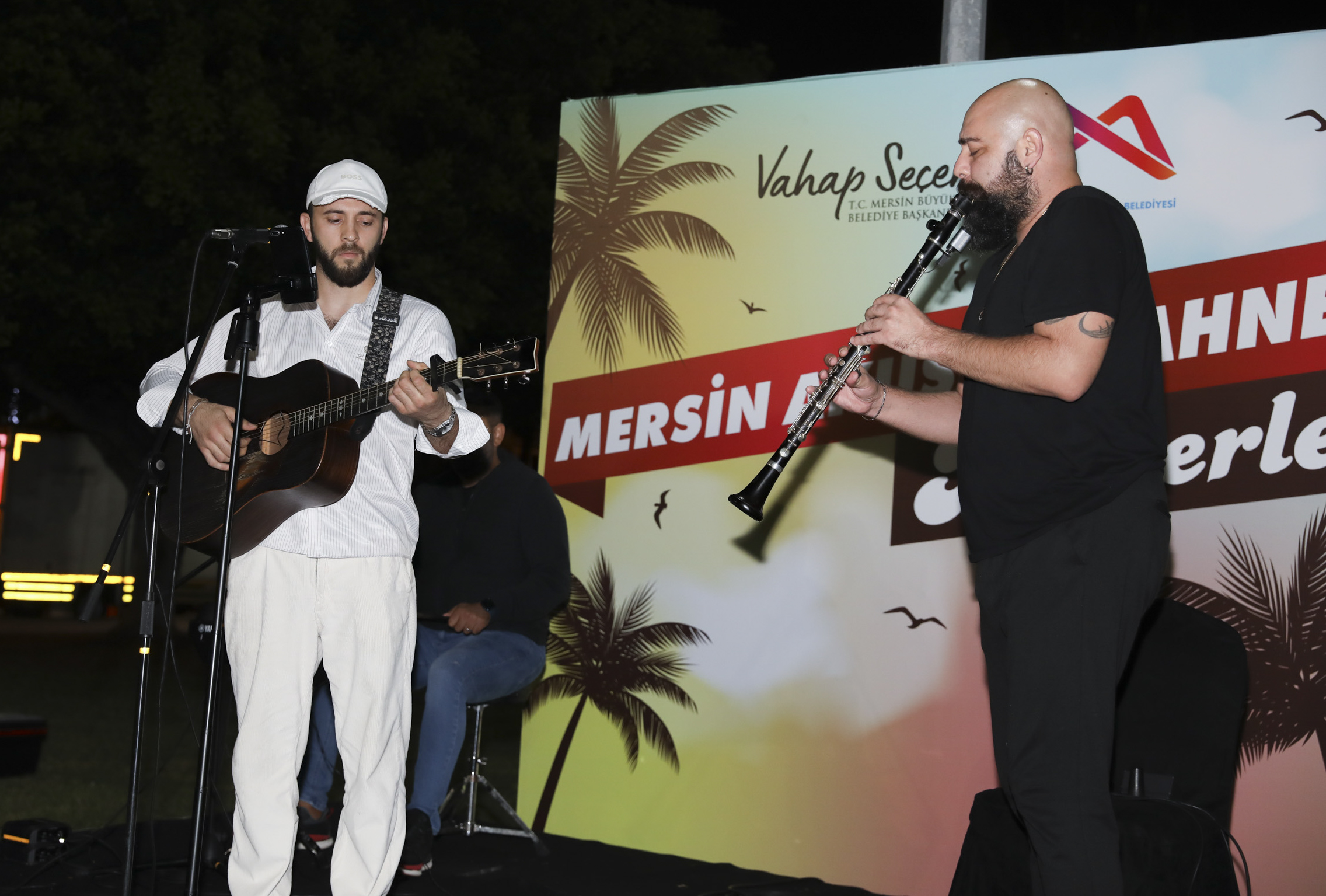 Büyükşehi̇r’i̇n Akusti̇k Sahne Konserleri̇ Gençleri̇n İlgi̇ Odaği (3)