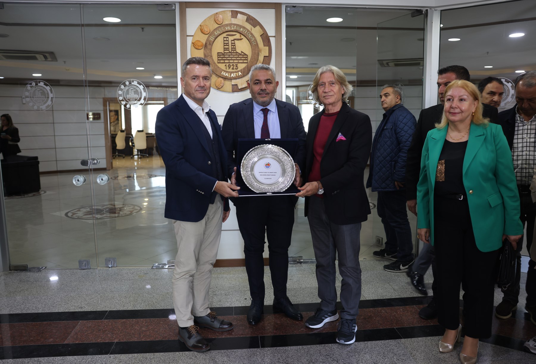 G4L6 W Fj W A A A0Irf