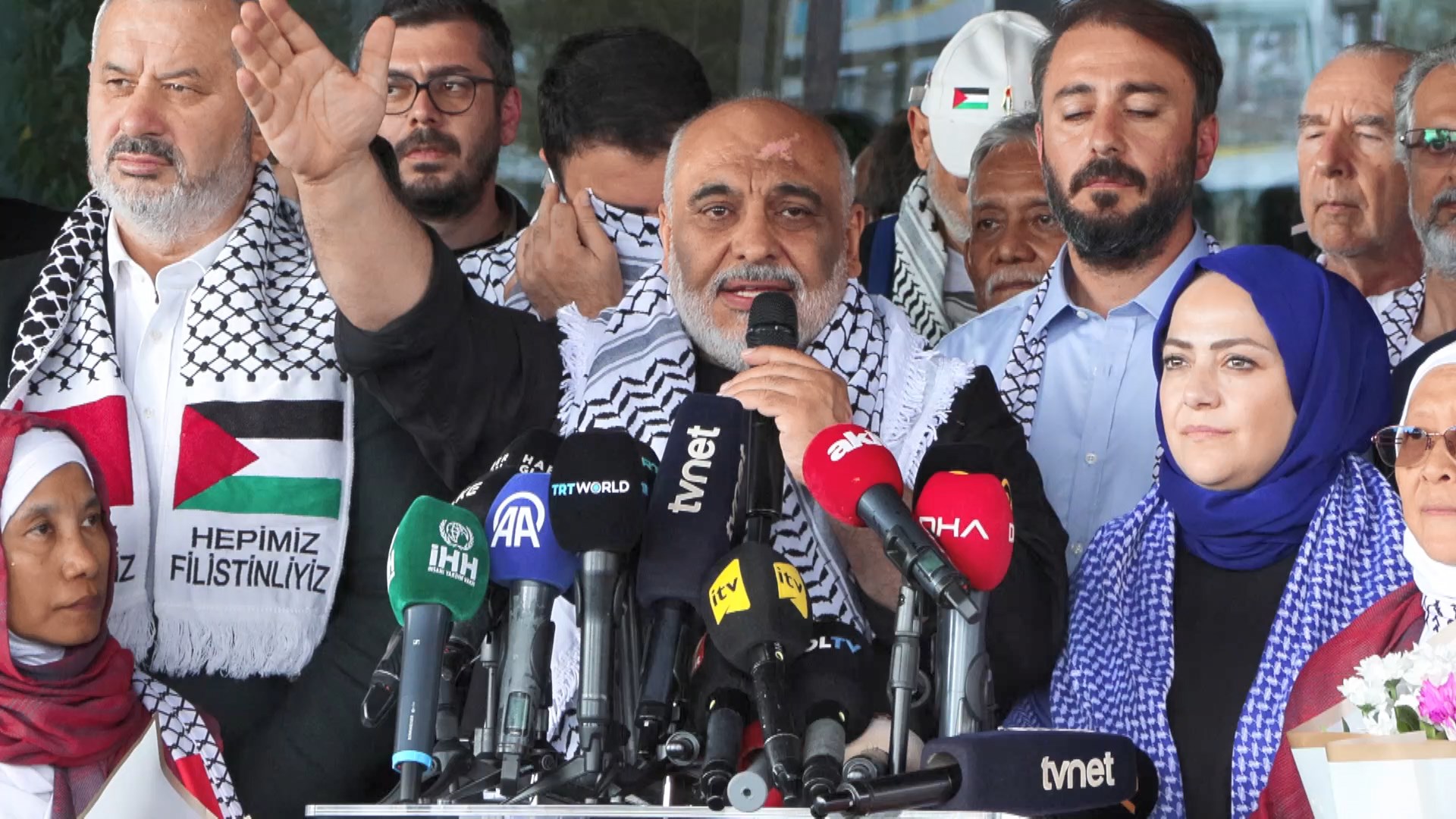 I S T A N B U L O Z G U R L U K F I L O S U N U N 18 I T U R K 957523 284295