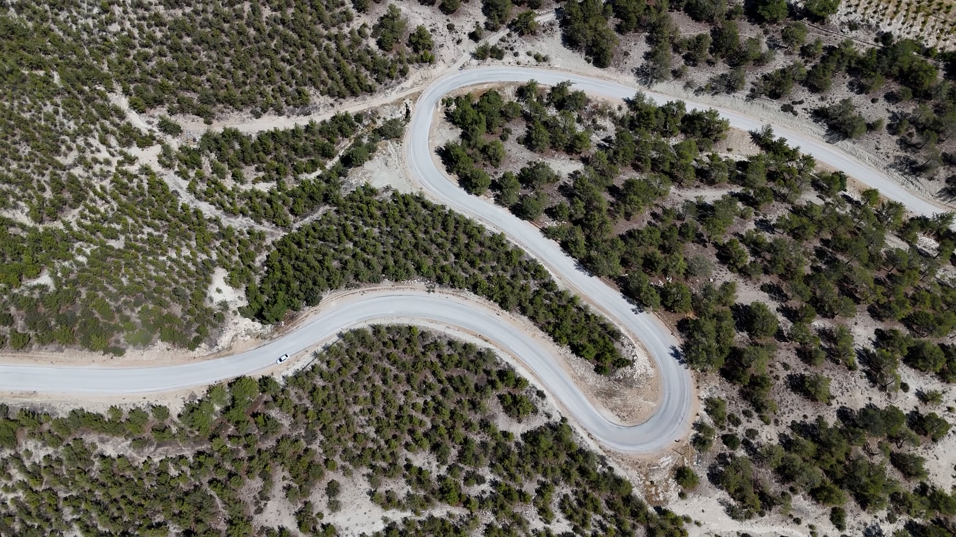 Mersi̇n Büyükşehi̇r Beledi̇yesi̇'nden Mut’ta Kirsala Nefes Aldiran Yol Yatirimi (10)