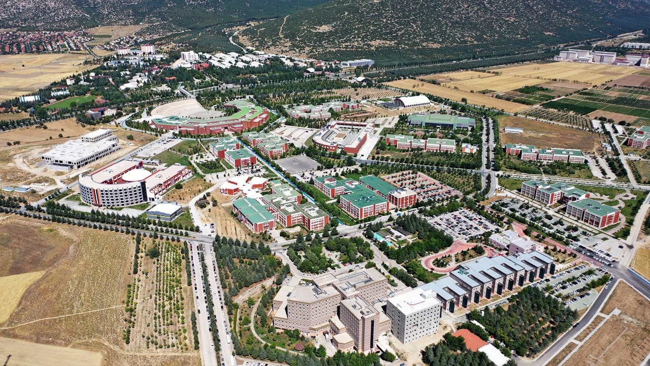 Suleyman Demirel Universitesi 30 Ogretim Uyesi Ariyor 2