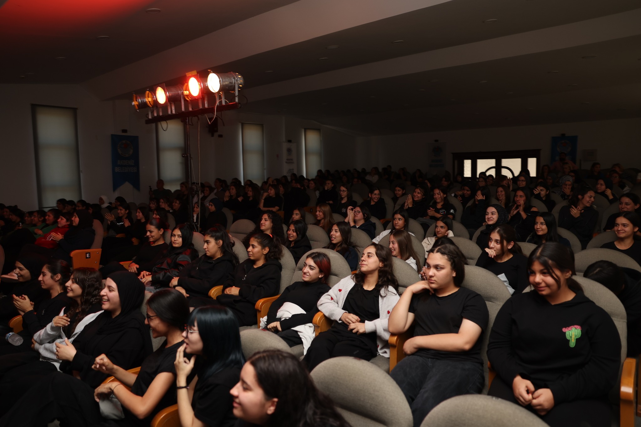 576537926 122160755504775113 7489437679642107700 N