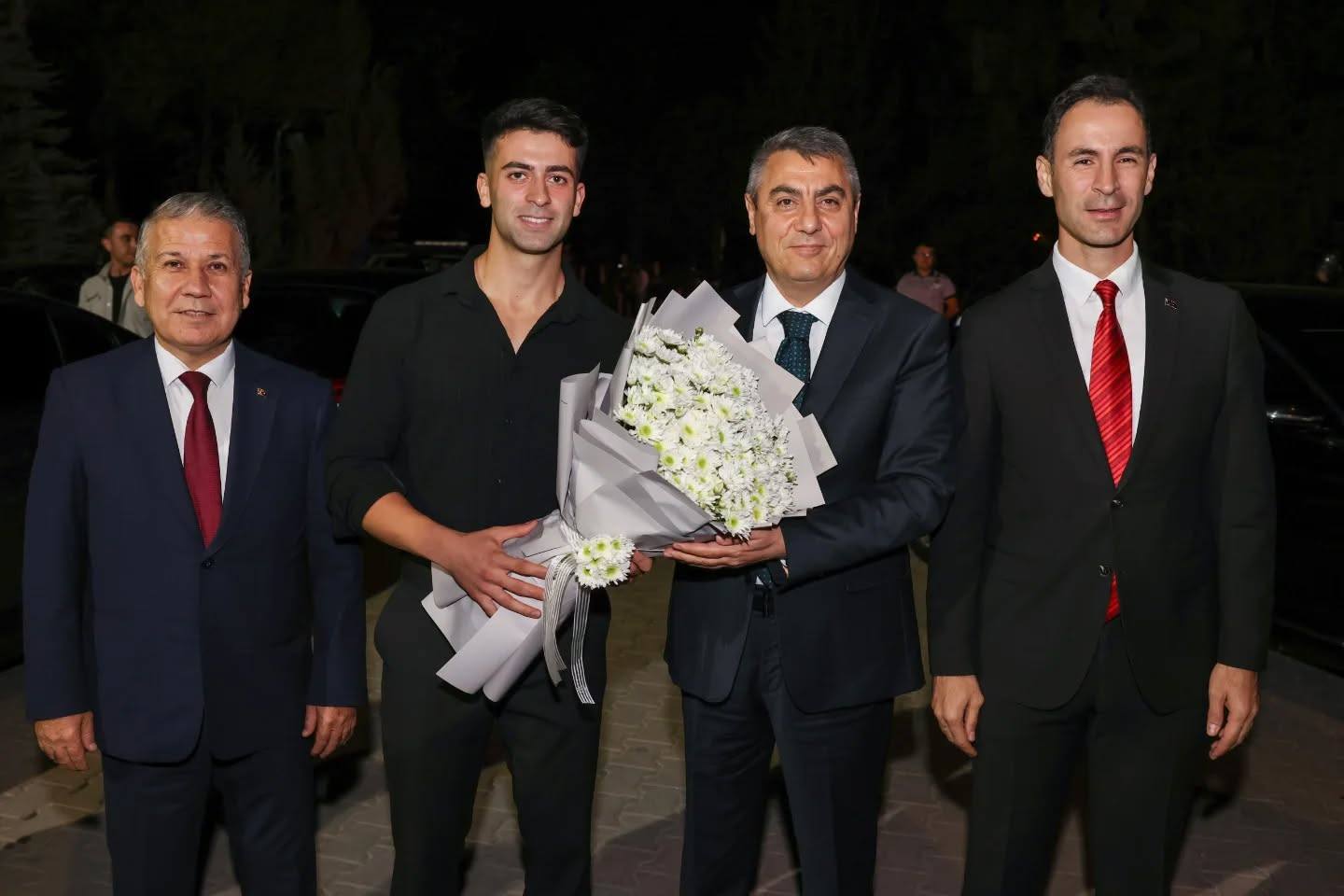 576960579 1269505211878928 2804569007684312963 N