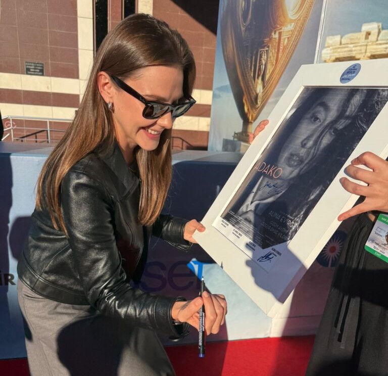 Alina Boz’un Kısa Filmi “Adako” Altın Portakal’da Ayakta Alkışlandı (1)