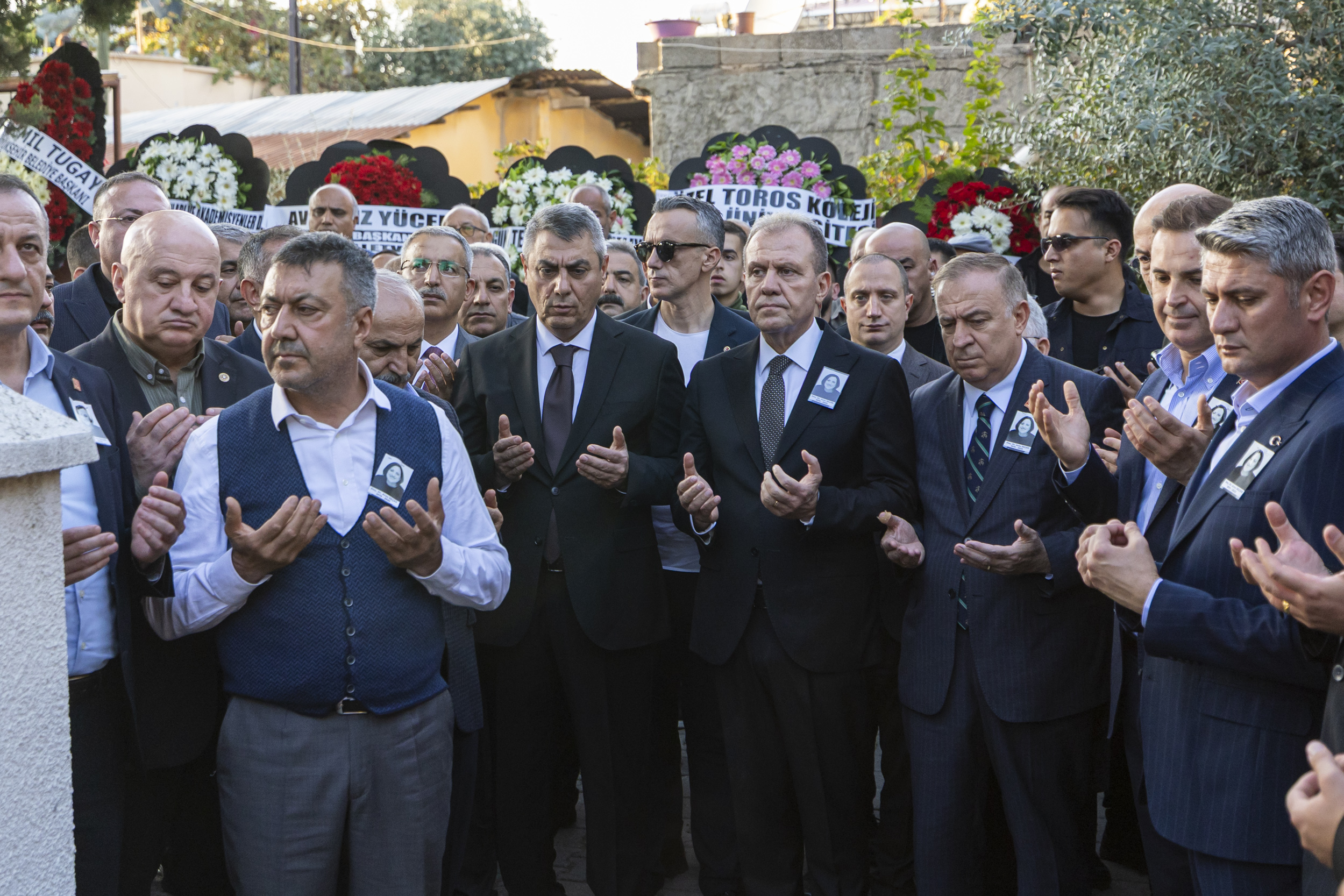 B A S K A N S E C E R’ I N A C I G U N U (2) 1019880 302603