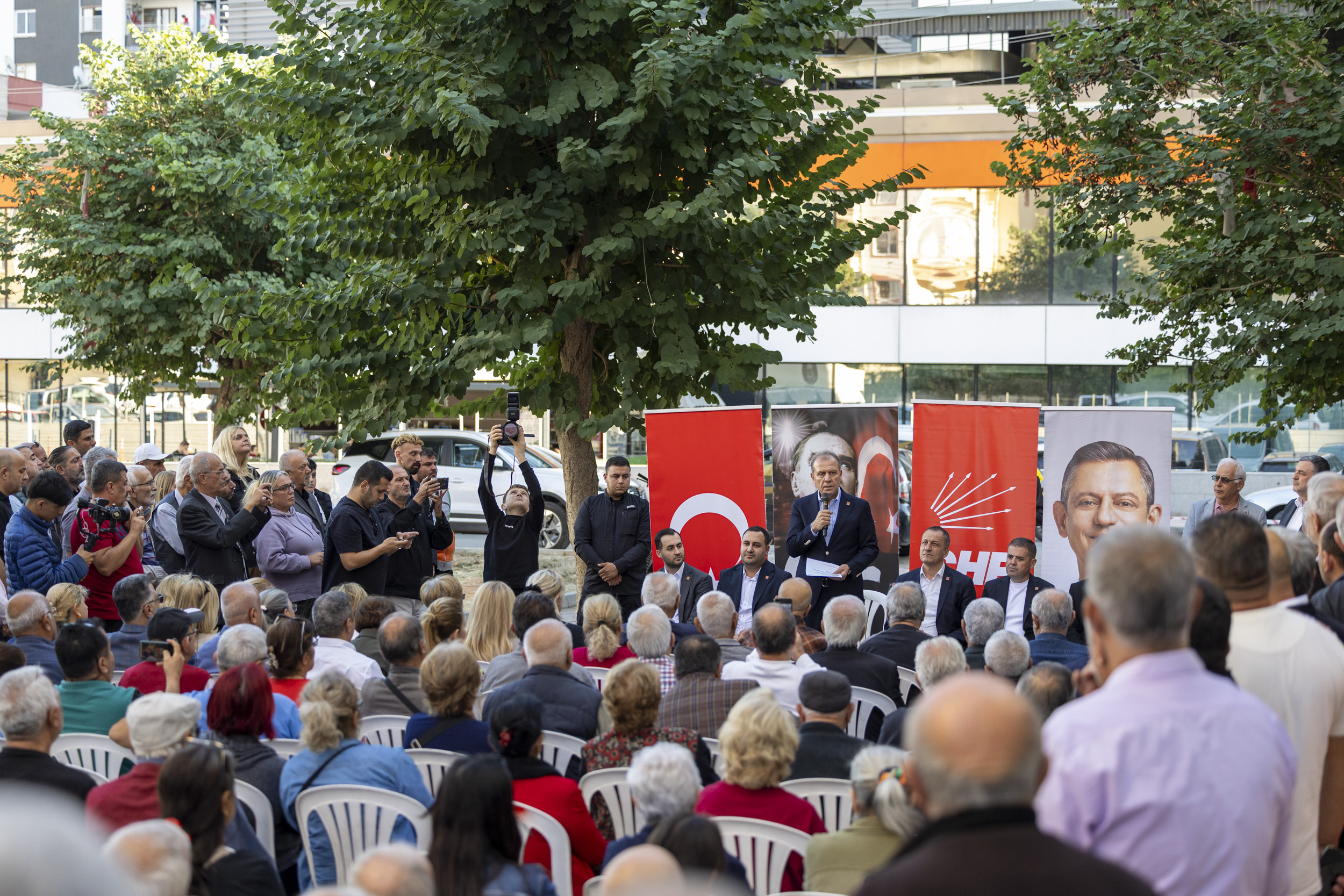 Başkan Seçer’den Chp Toroslar Ve Mezi̇tli̇ İlçe Örgütleri̇ne Tebri̇k Zi̇yareti̇ (3)