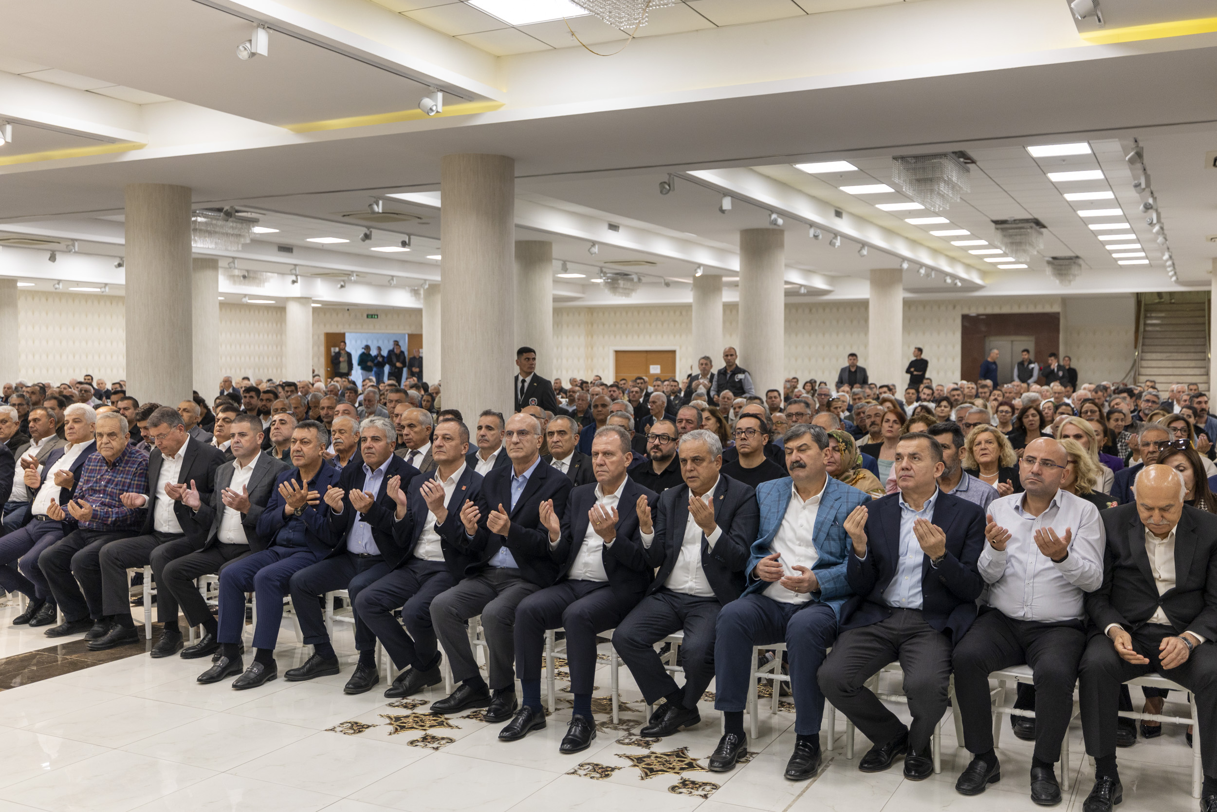 Başkan Seçer’i̇n Kardeşi̇ Arzu Seçer İçi̇n 3. Gün Mevli̇di̇ Gerçekleşti̇ri̇ldi̇ (4)