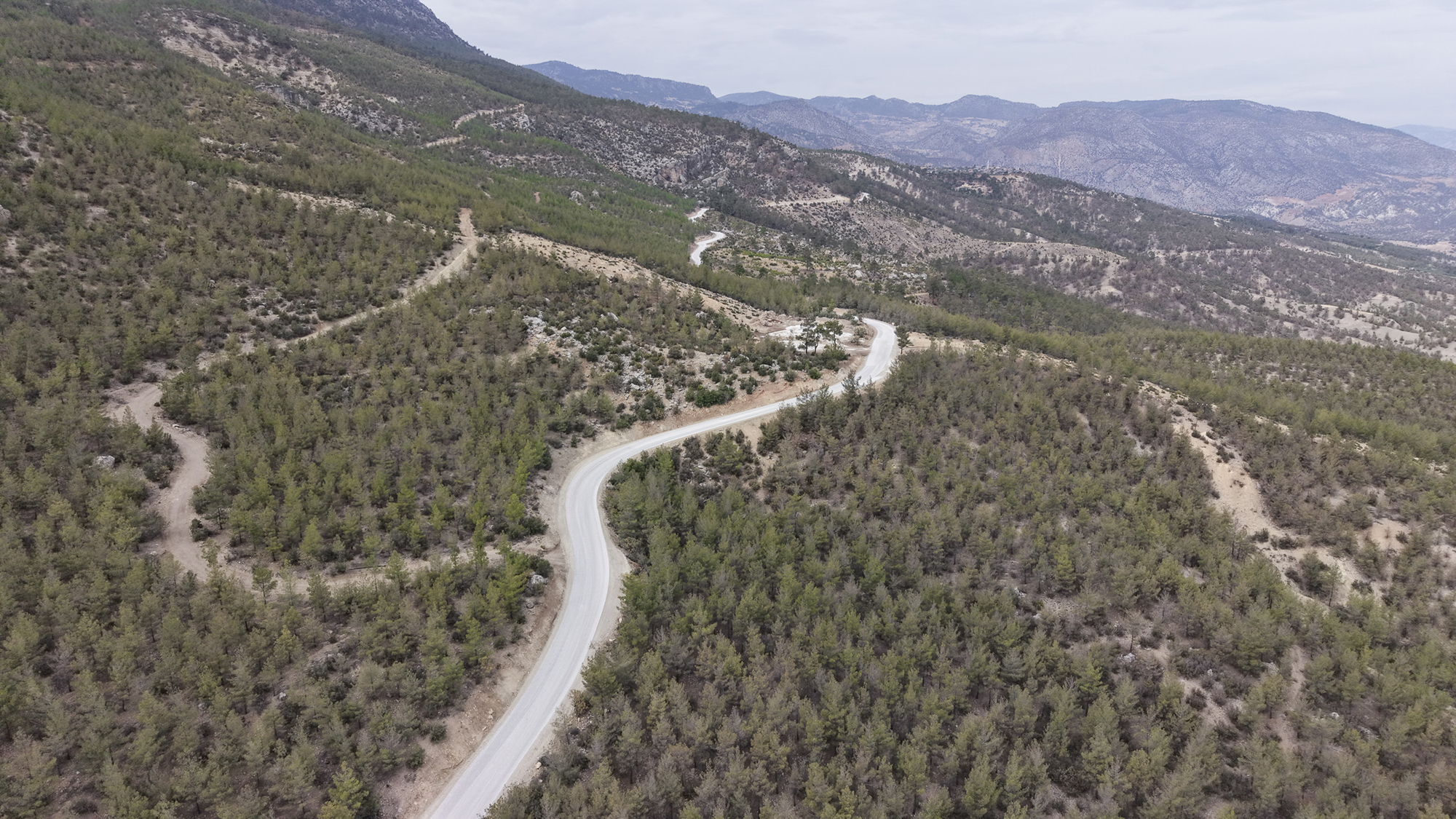 Büyükşehi̇r Beledi̇yesi̇, Mut’un En Ücra Köşeleri̇nde Yol Çalişmalarini S (4)