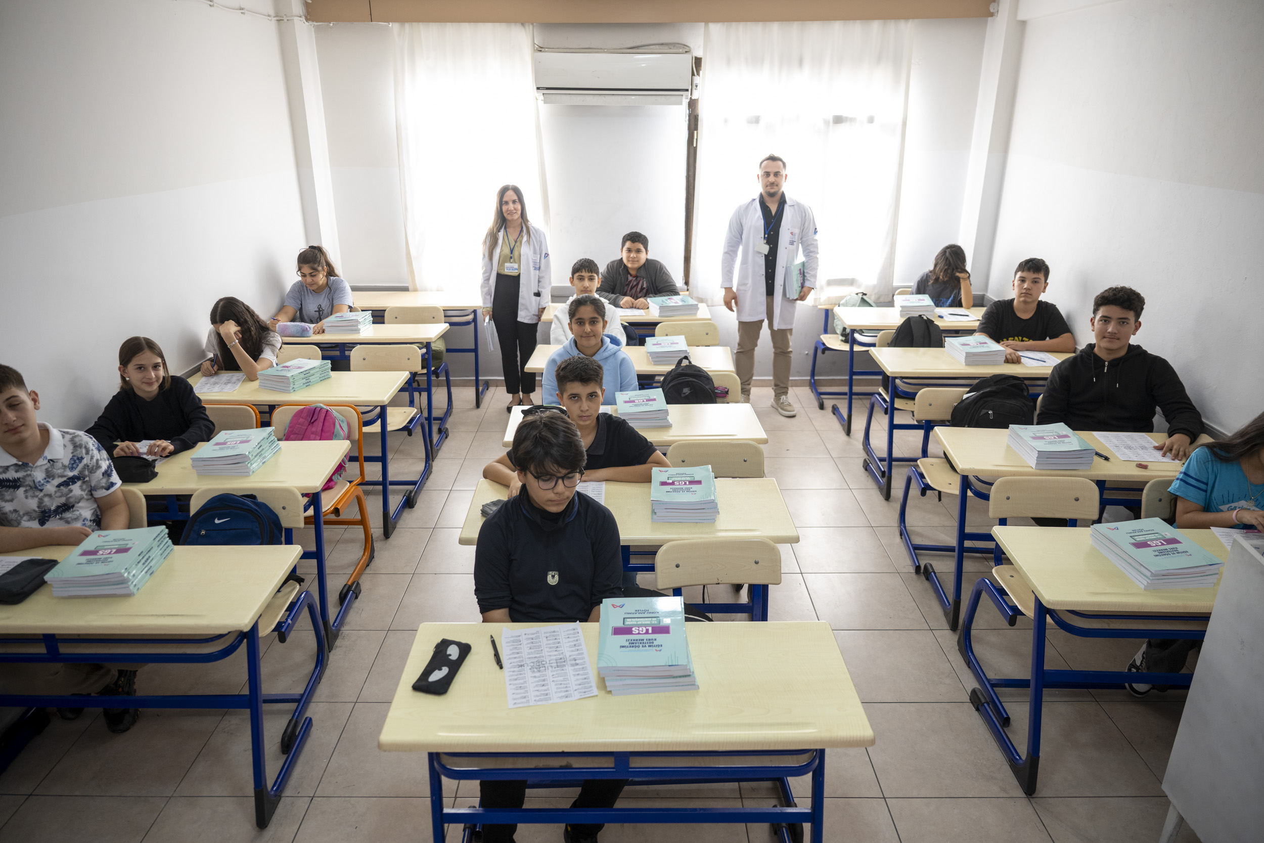 Büyükşehi̇r Kurs Merkezleri̇nde Ücretsi̇z Kaynak Ki̇taplar Dağitildi (1)