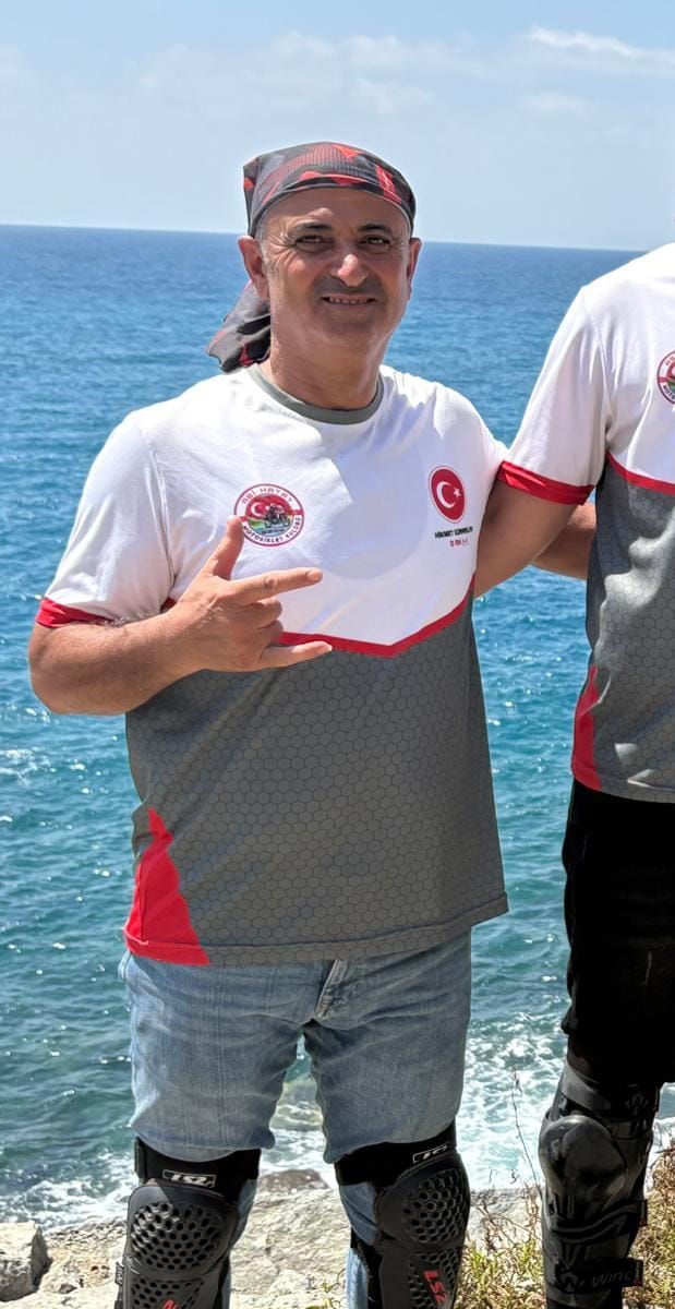 G E Z I D E N D O N E N L E R I N K O N V O Y U N D A K I M O T O S I K L 1009150 299343