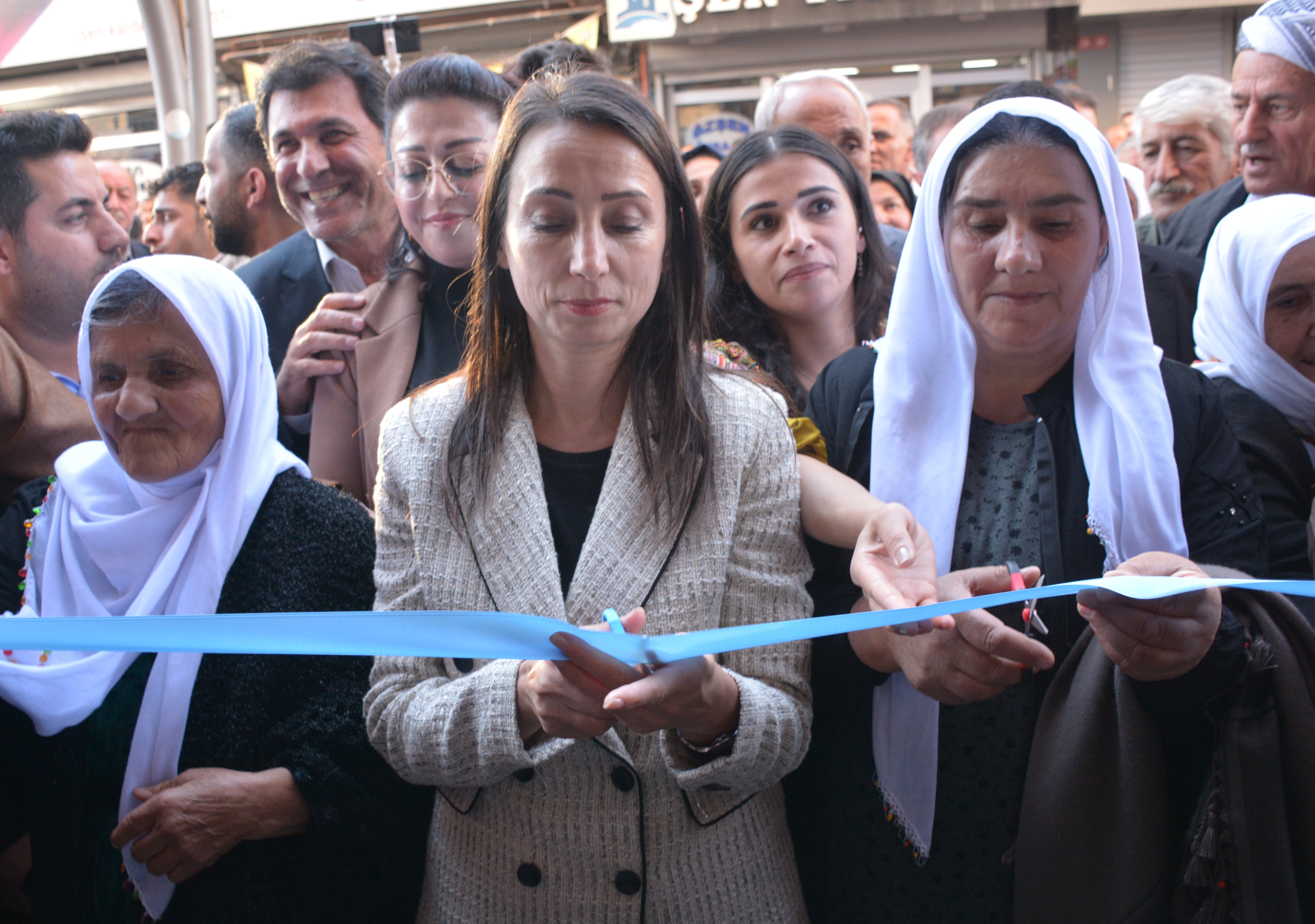 H A T I M O G U L L A R I D E M I R T A S V E Y U K S E K D A G S E R 994758 295125