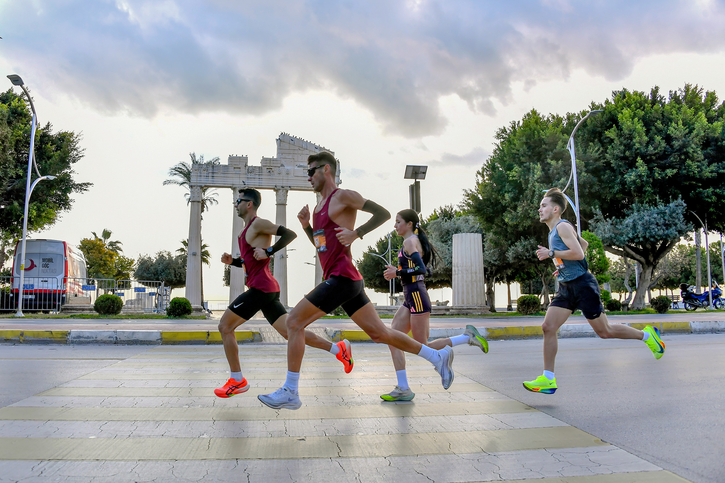 Sporun Bi̇rleşti̇ri̇ci̇ Gücü Mersi̇n Maratonu İle Vücut Buluyor (1)