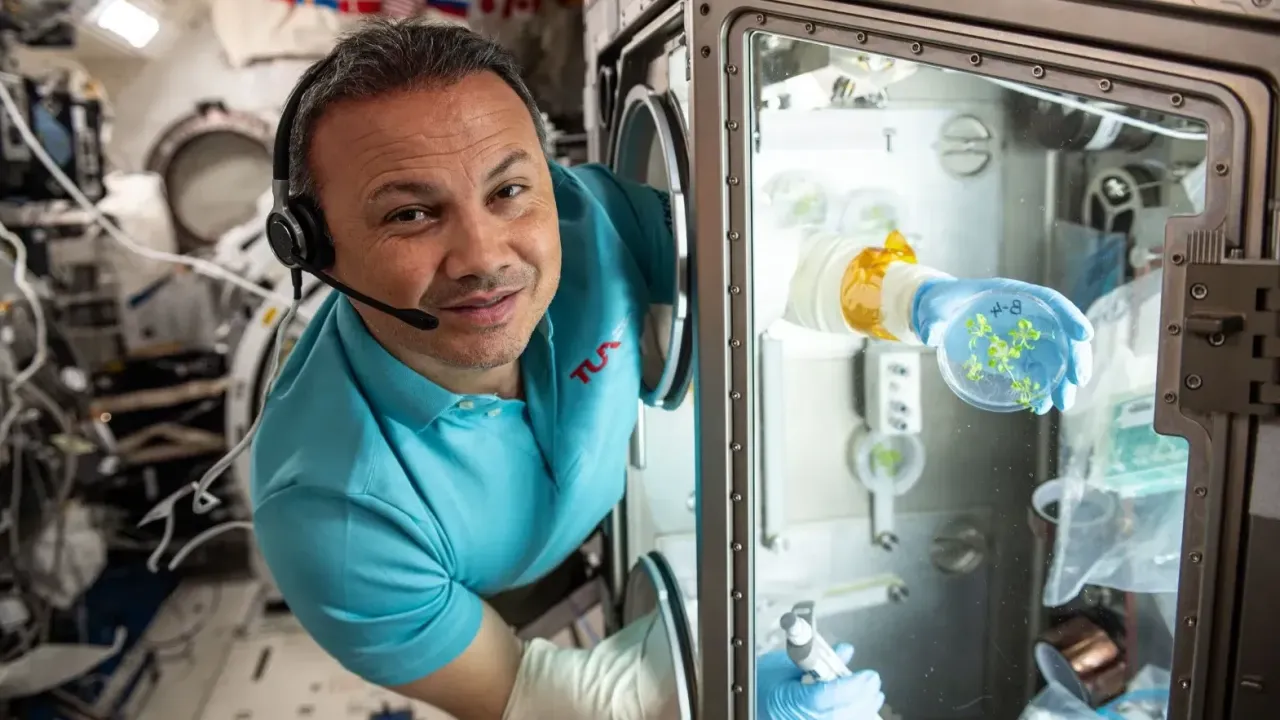 Türkiye'de Ilk Kez Oldu! Bir Mersinli Uzaya Çıktı-1