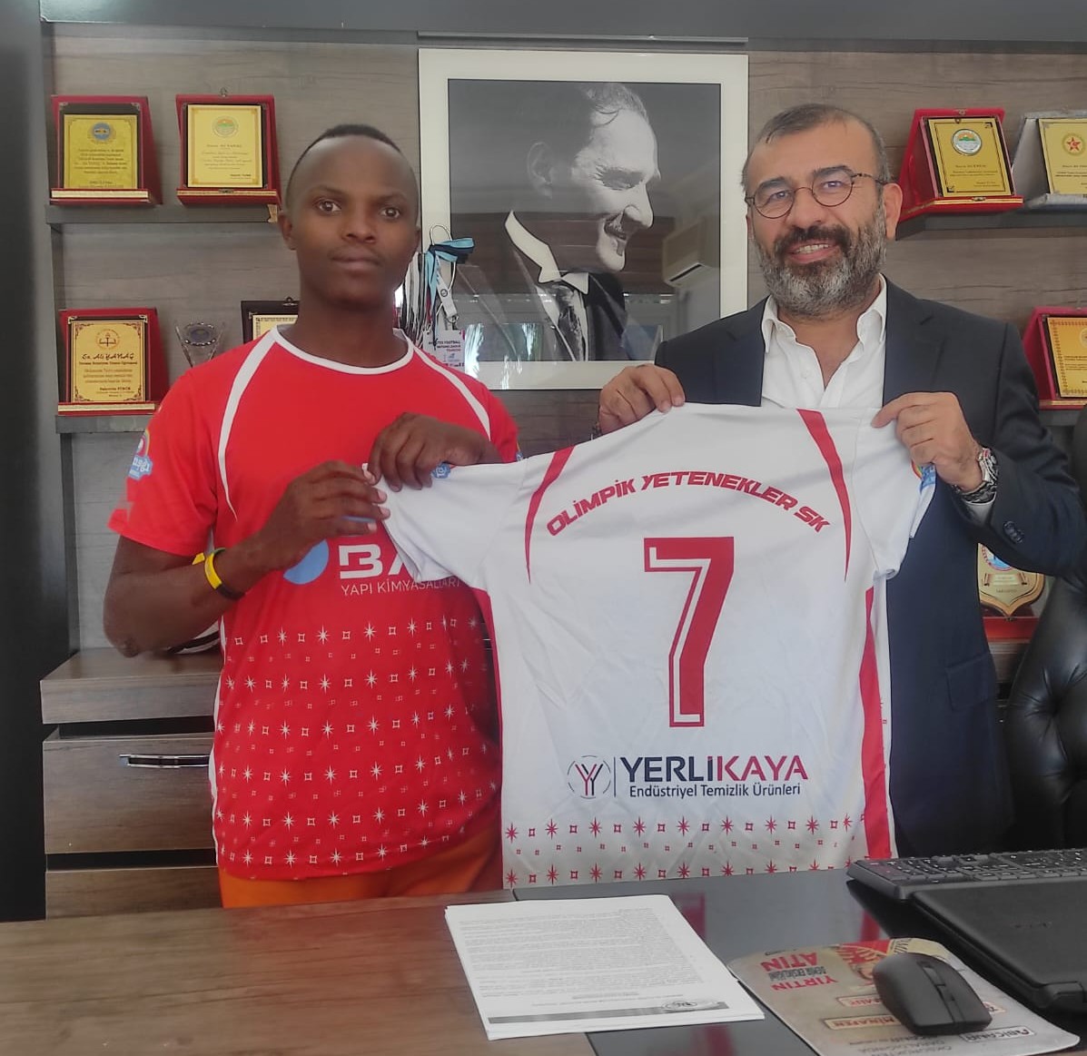 5F853C8C 080D 4881 Bff0 8A40F25D4935-1