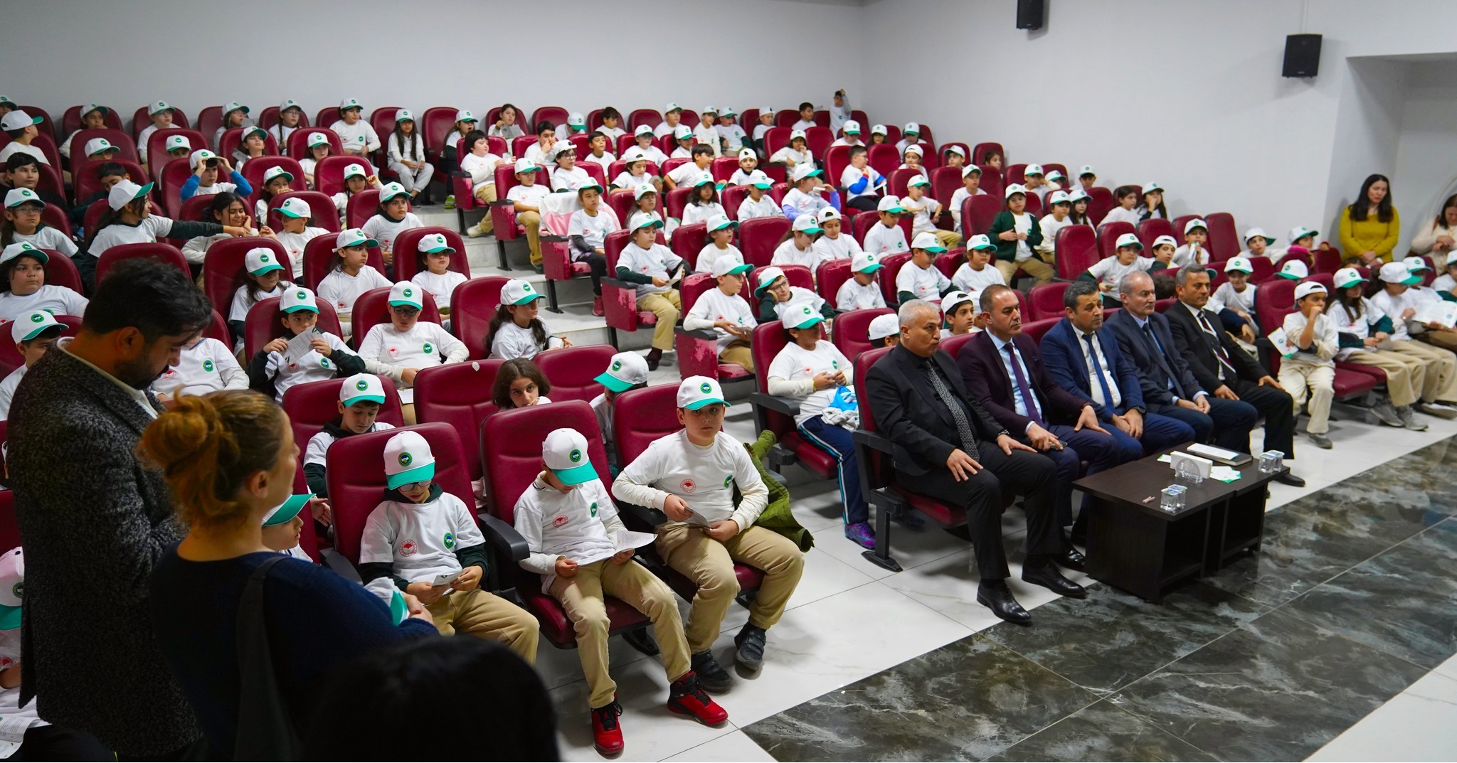 604809131 1334844668684575 3102731793030487519 N