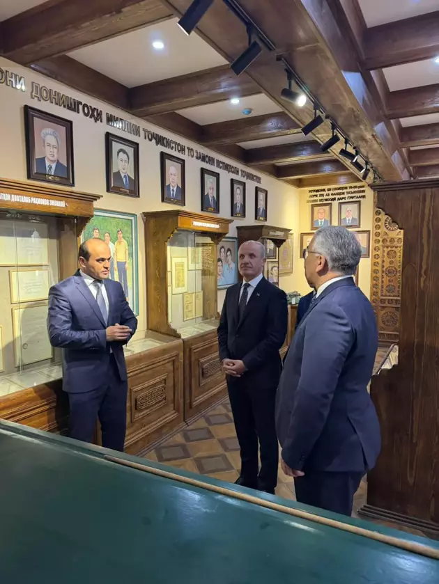 692Eb6E1E011Bf64184Faa09