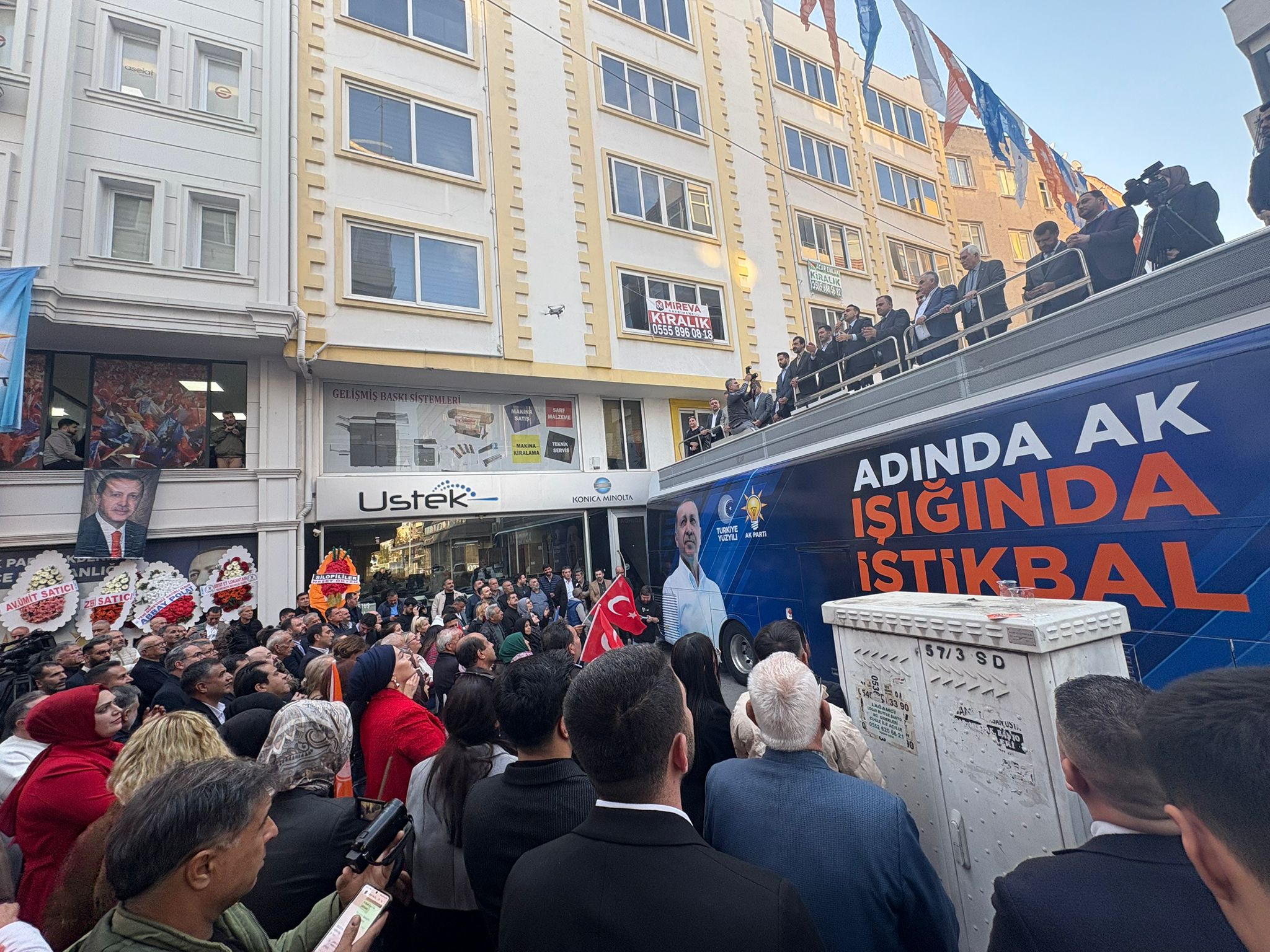 85B48875 0C47 47E4 97E3 Ebf2D9Ec3835-1