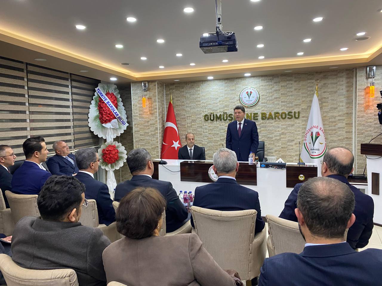 B A K A N T U N C T U R K I Y E Y U Z Y I L I N I A D A L E T I N 1048109 311013