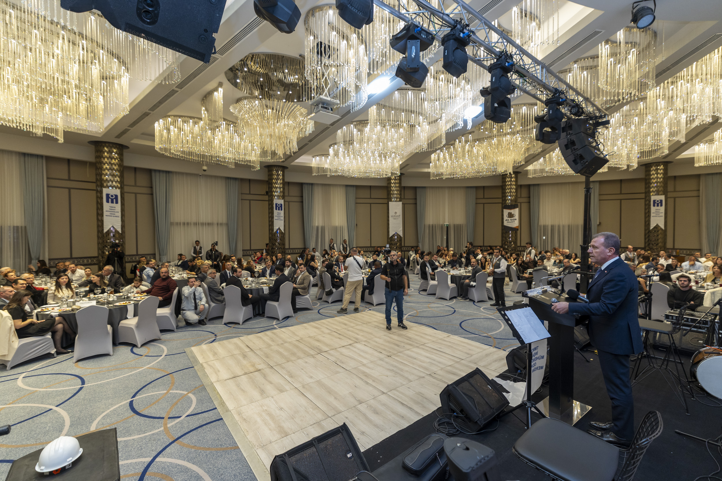 Başkan Seçer, Tmmob İnşaat Mühendi̇sleri̇ Odasi Mersi̇n Şubesi̇’ni̇n 71. Yil Kutlama Gecesi̇ne Katildi (4)