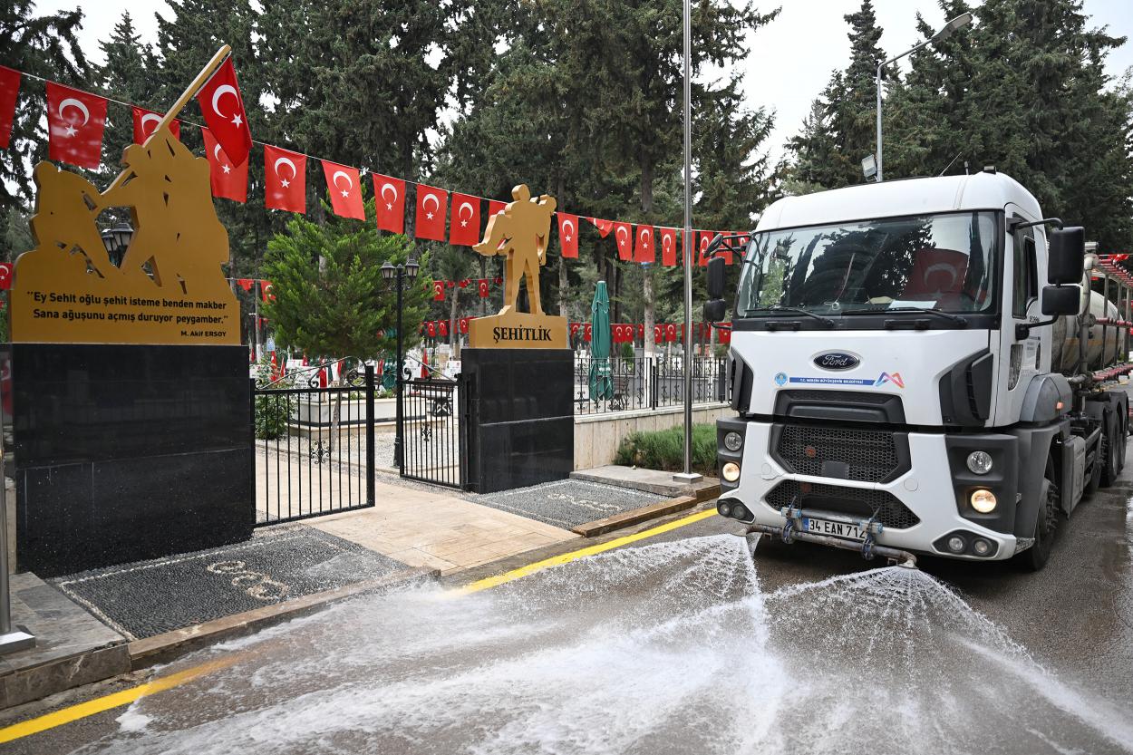 Büyükşehi̇r, 2025 Yilinda 15 Bi̇n Cenaze Hi̇zmeti̇ İle Vatandaşin Yaninda Oldu (2)