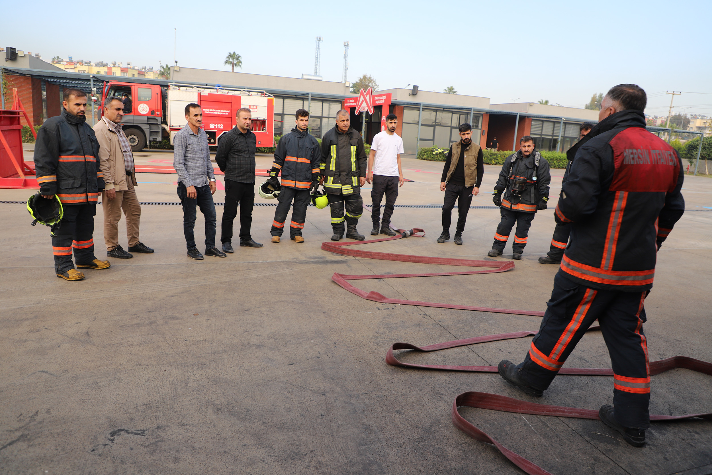 Büyükşehi̇r Ata Eği̇ti̇m Merkezi̇, İtfai̇yeci̇leri̇n Eği̇ti̇m Üssü Olmaya Devam Edi̇yor (6)