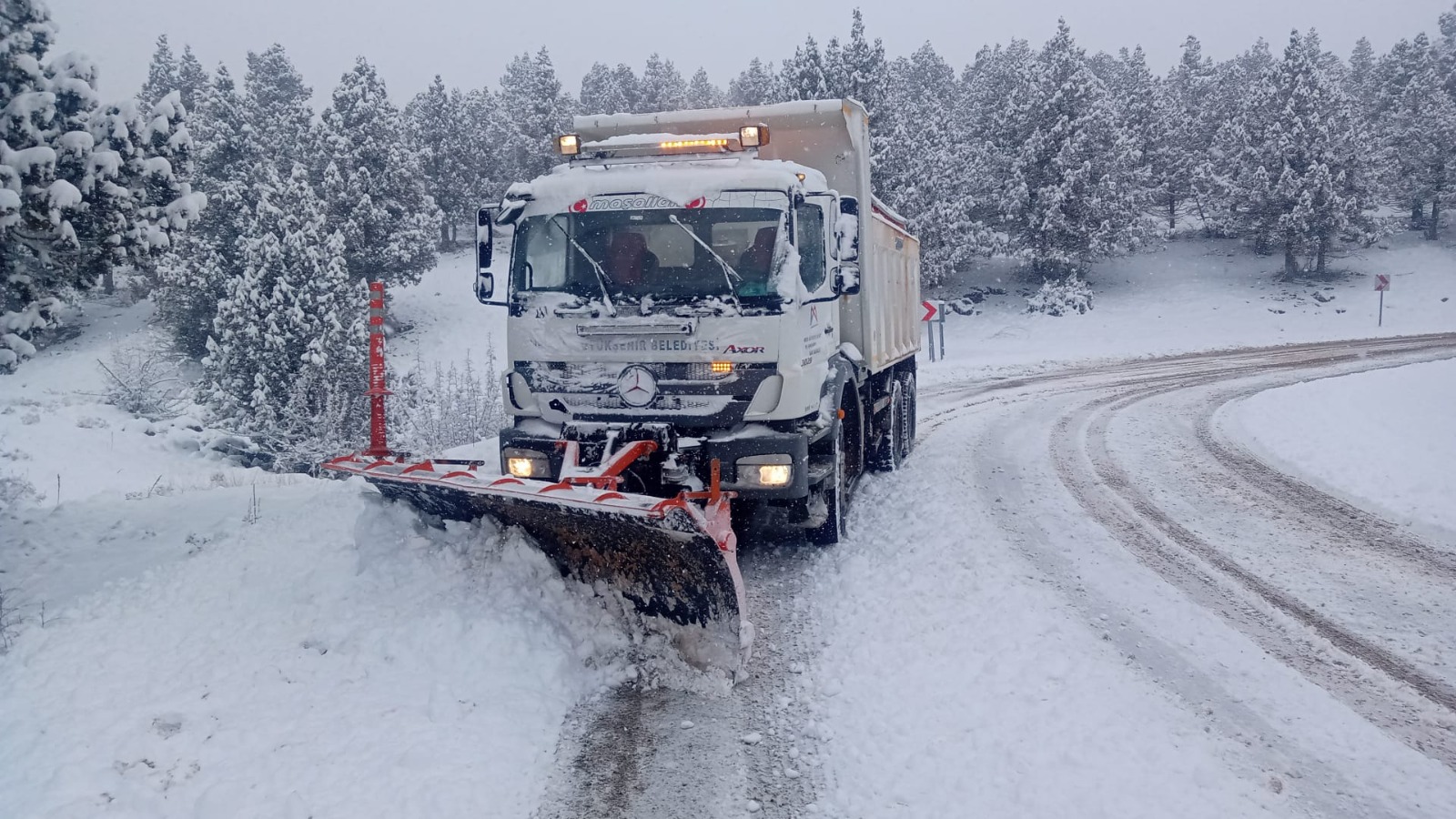 Büyükşehi̇r Olumsuz Hava Koşullarina Karşi 724 Göreve Hazir (3)
