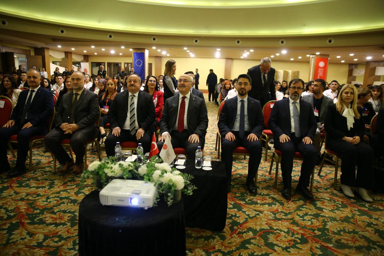 E54Cea2E B990 4267 88A0 872Baa5C0768