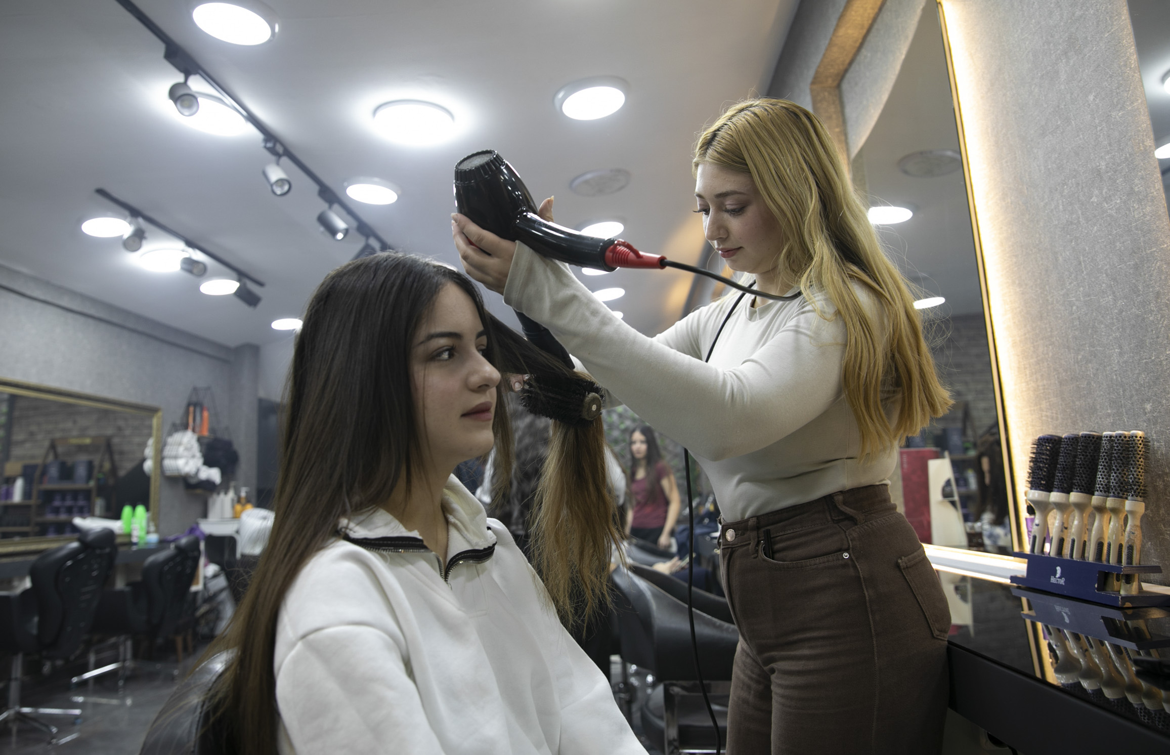 Kadinlar Ekonomi̇k Özgürlük Yolunda İlk Adimlarini Mercek İle Atiyor (4)