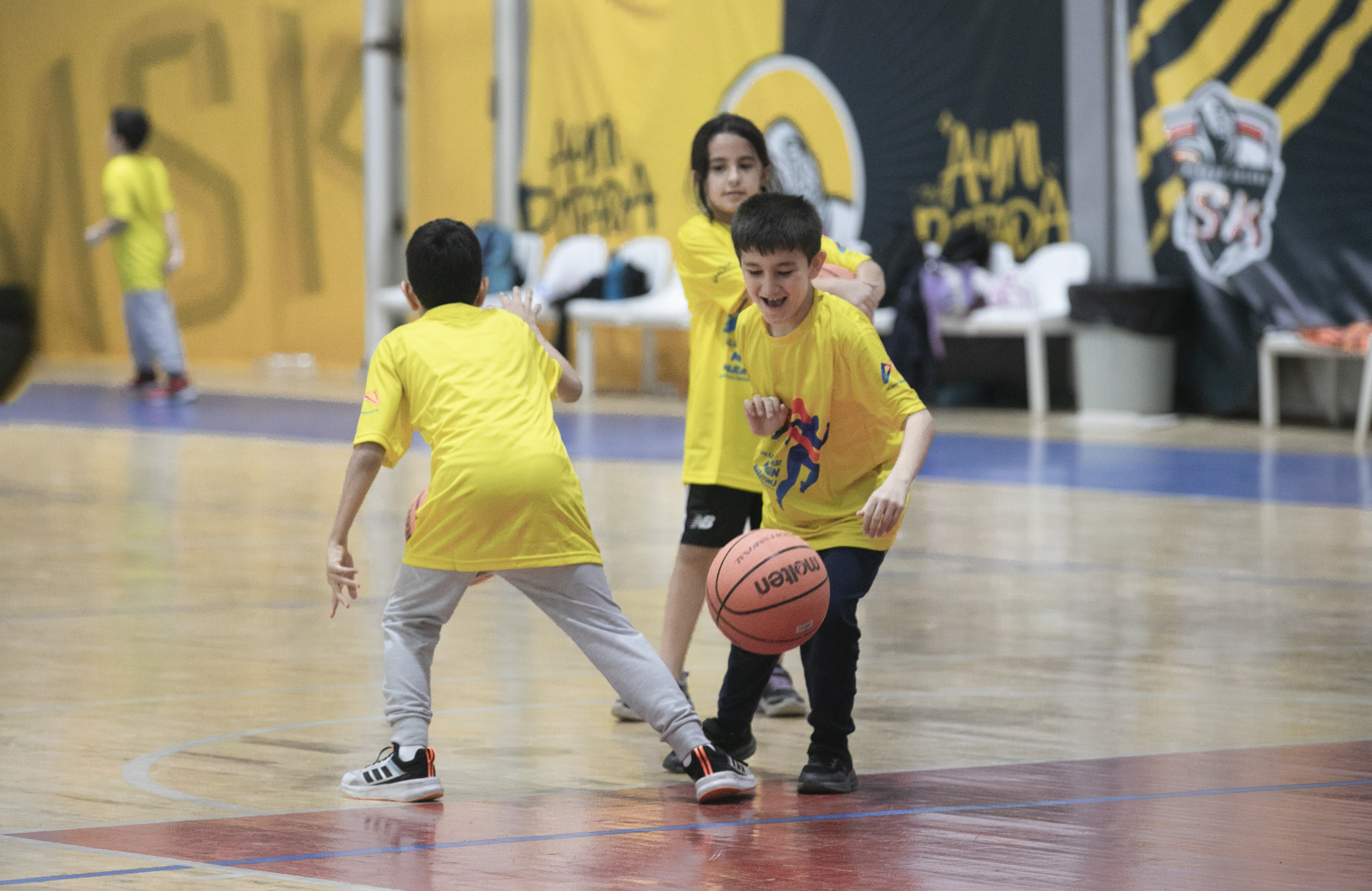 Mersi̇n Büyükşehi̇r Beledi̇yesi̇’ni̇n Basketbol Kurslari İle Çocuklar Sporla Yeti̇şi̇yor (8)