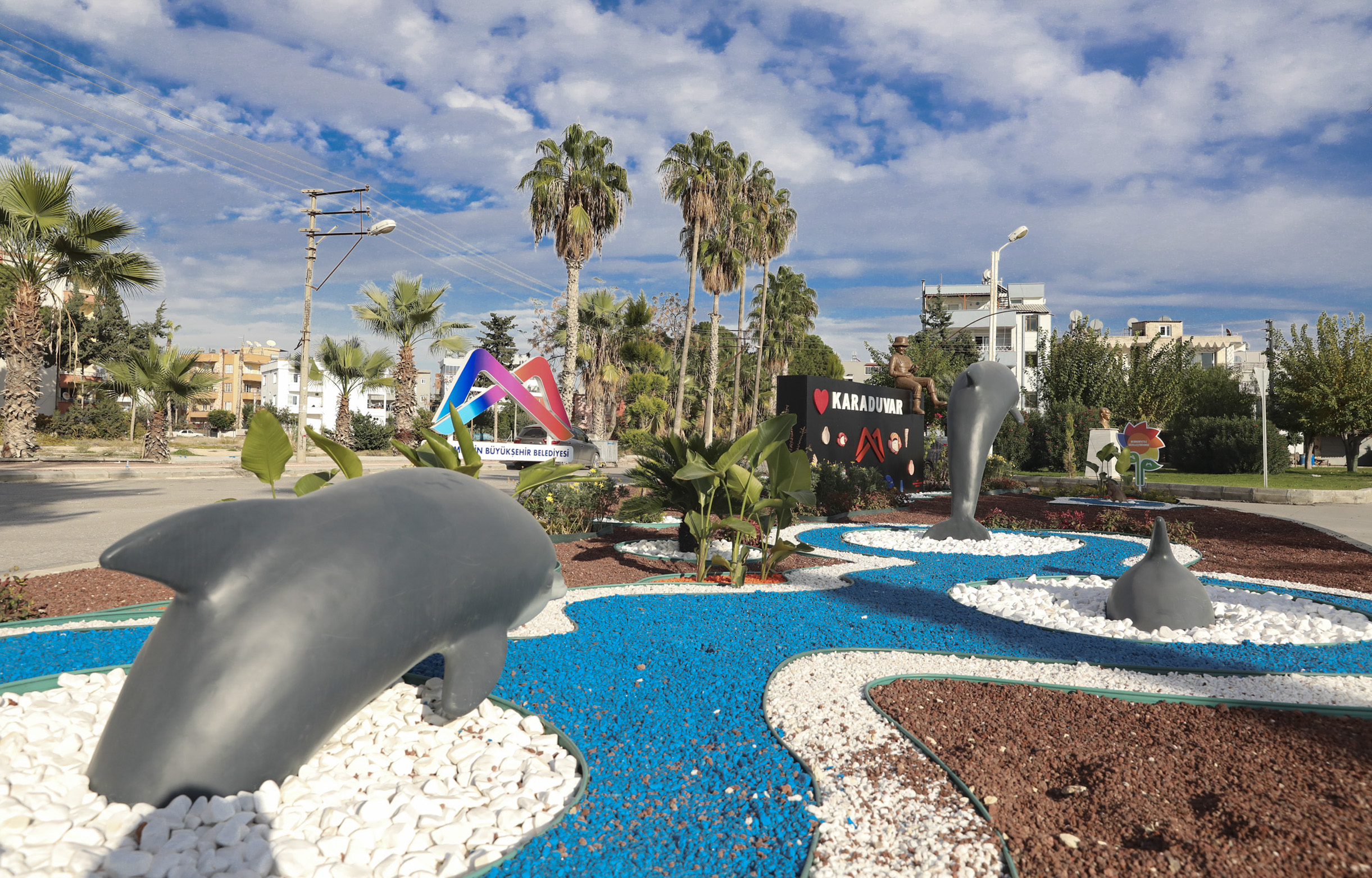 Mersi̇n Büyükşehi̇r Yeni̇ Yil Süslemeleri̇yle Kenti̇ Renklendi̇rdi̇ (4)