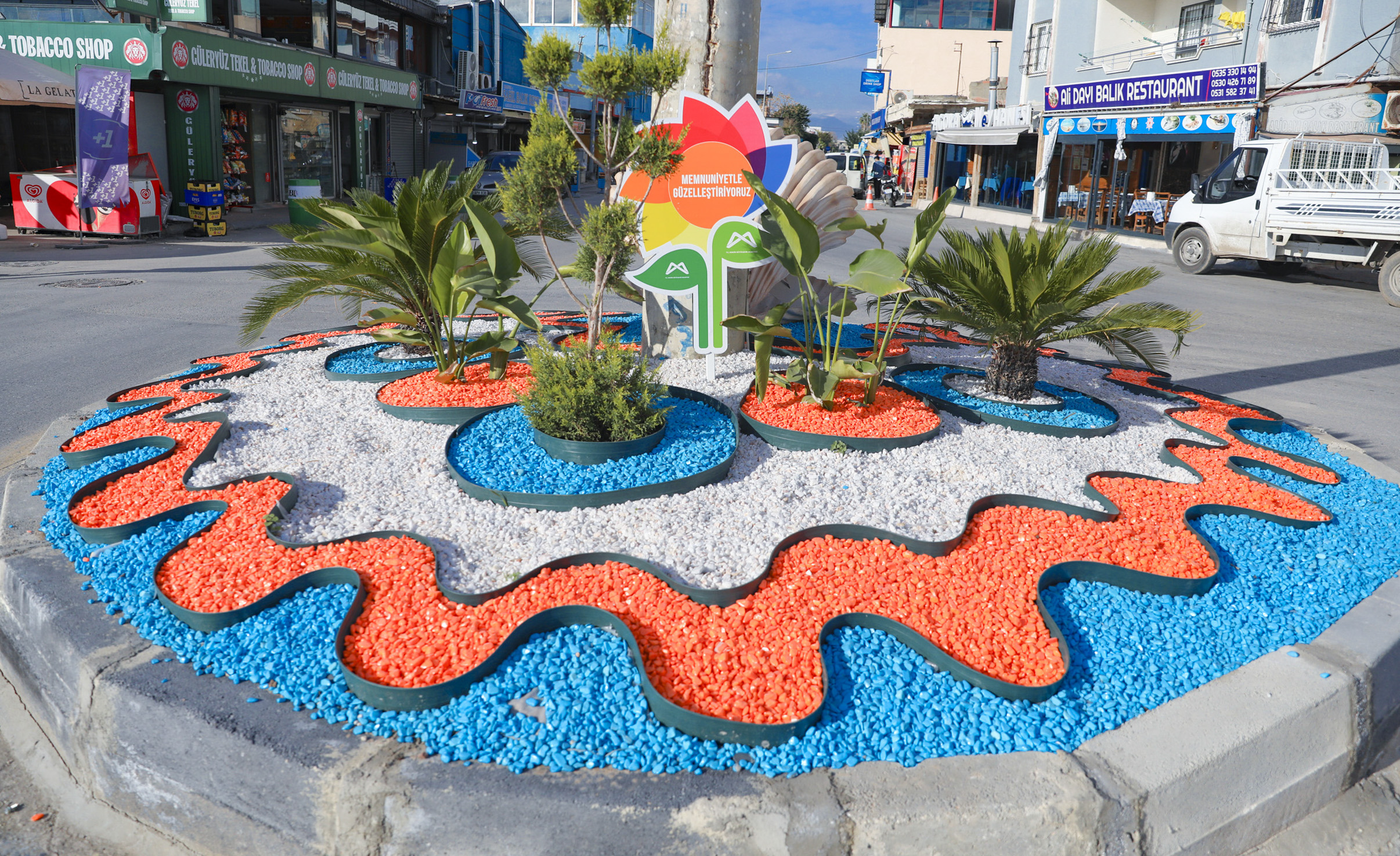 Mersi̇n Büyükşehi̇r Yeni̇ Yil Süslemeleri̇yle Kenti̇ Renklendi̇rdi̇ (6)