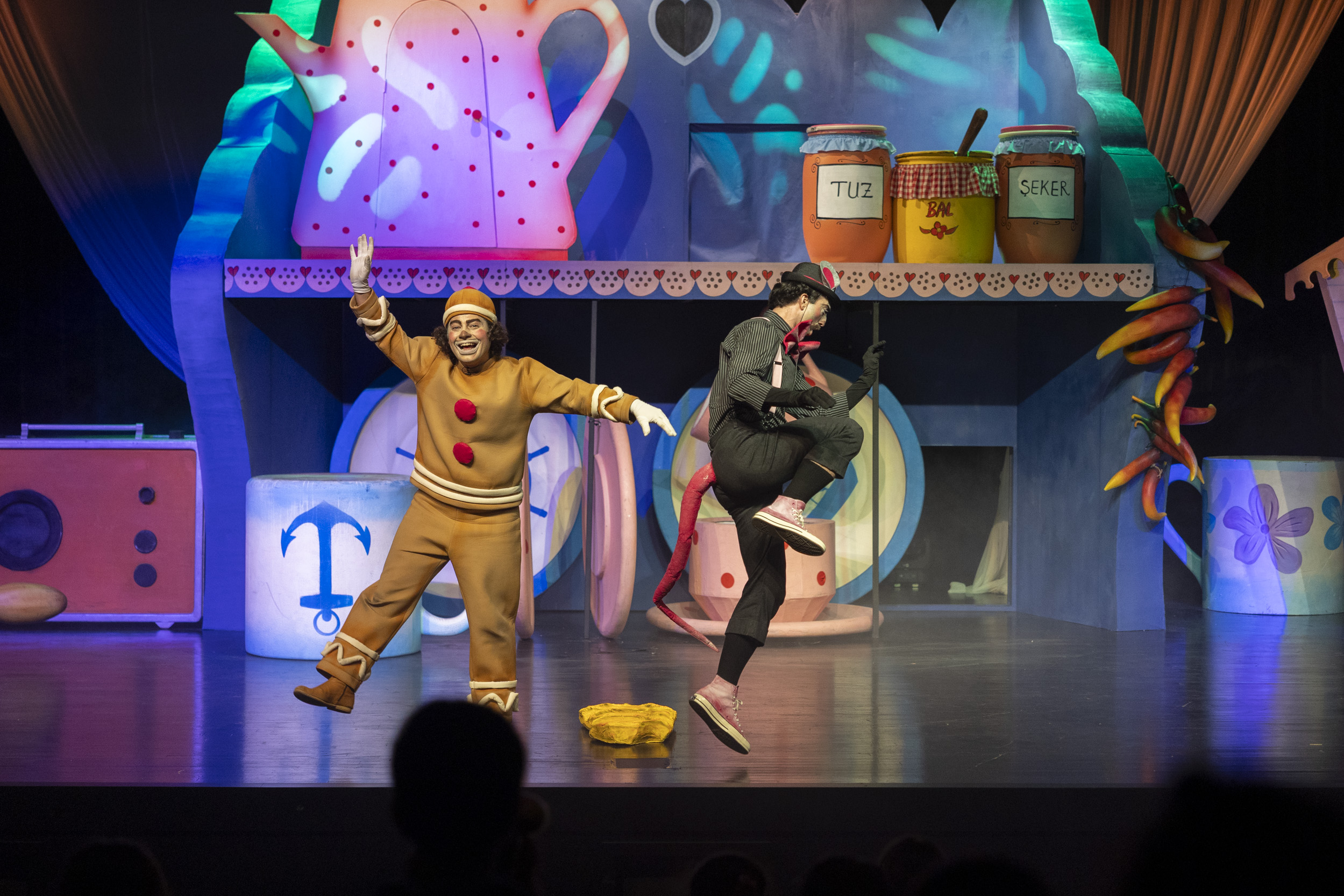 Mersi̇n Şehi̇r Ti̇yatrosu’ndan Yeni̇ Bi̇r Prömi̇yer ‘Bi̇sküvi̇ Adam’ (4)