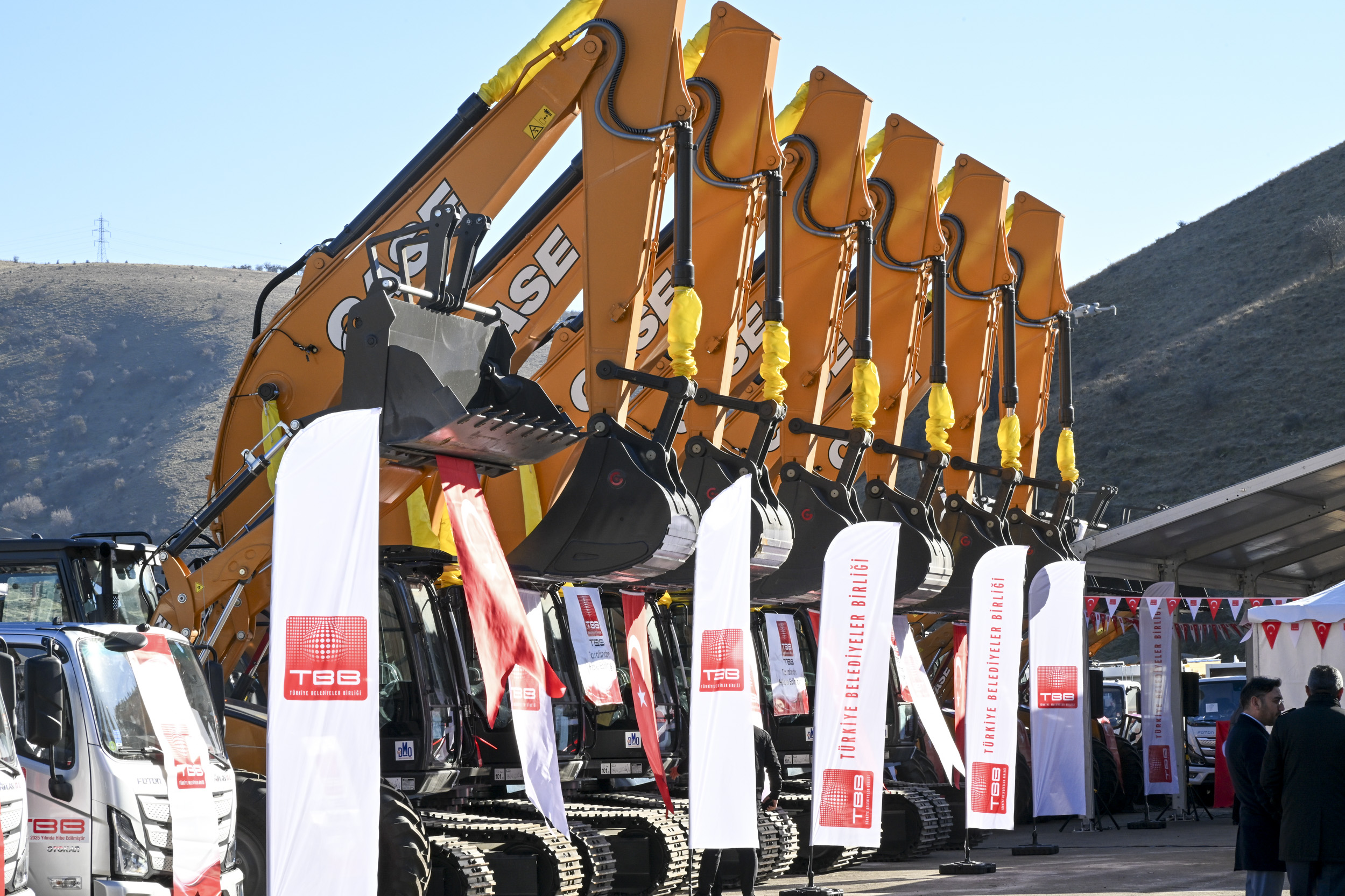 Seçer “Türki̇ye’de Geleceğe Umutla Bakacak Bi̇r Toplum Yaratacaksak Bunu Yerelden Başlatacağiz” (1)