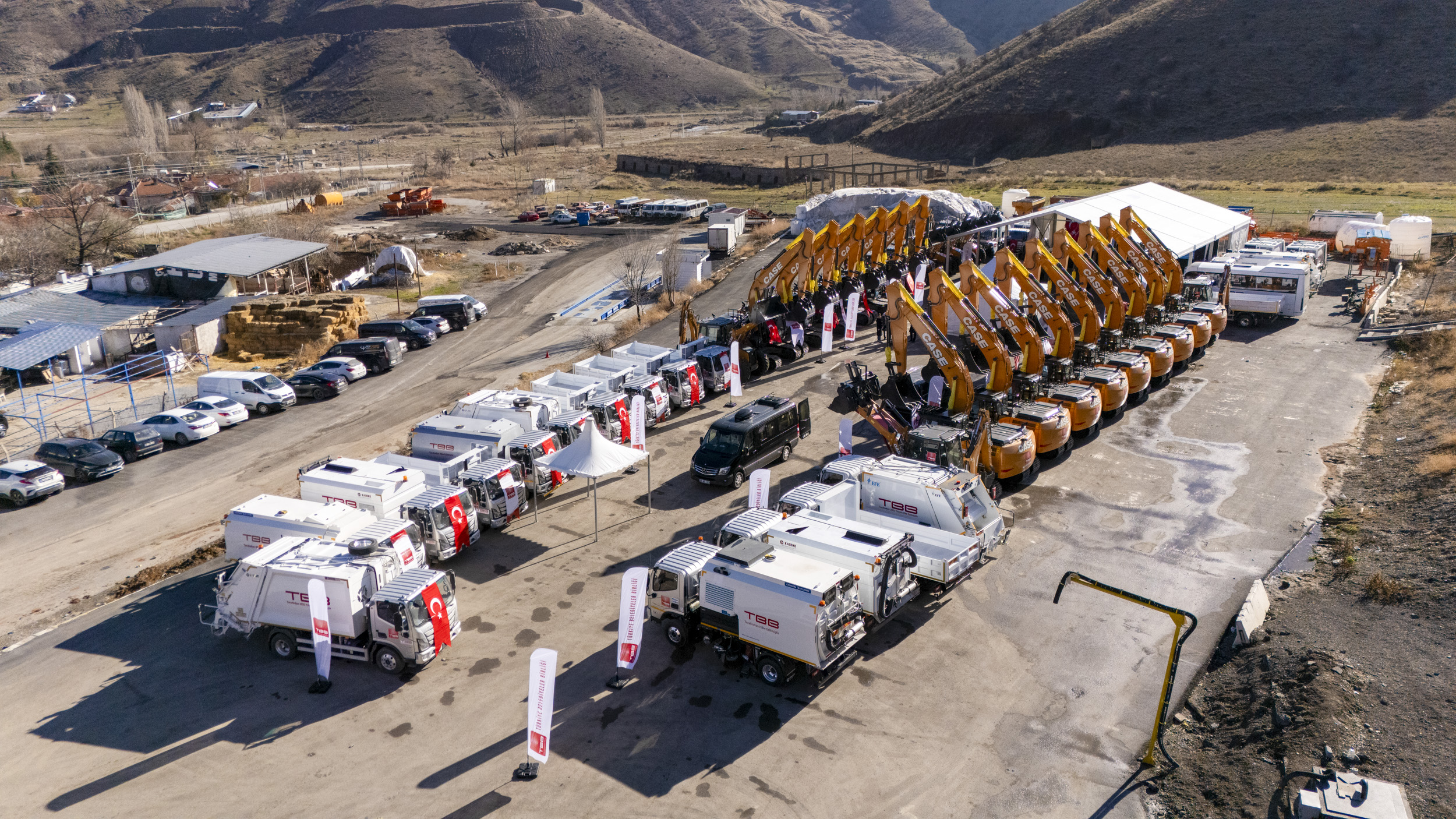 Seçer “Türki̇ye’de Geleceğe Umutla Bakacak Bi̇r Toplum Yaratacaksak Bunu Yerelden Başlatacağiz” (10)