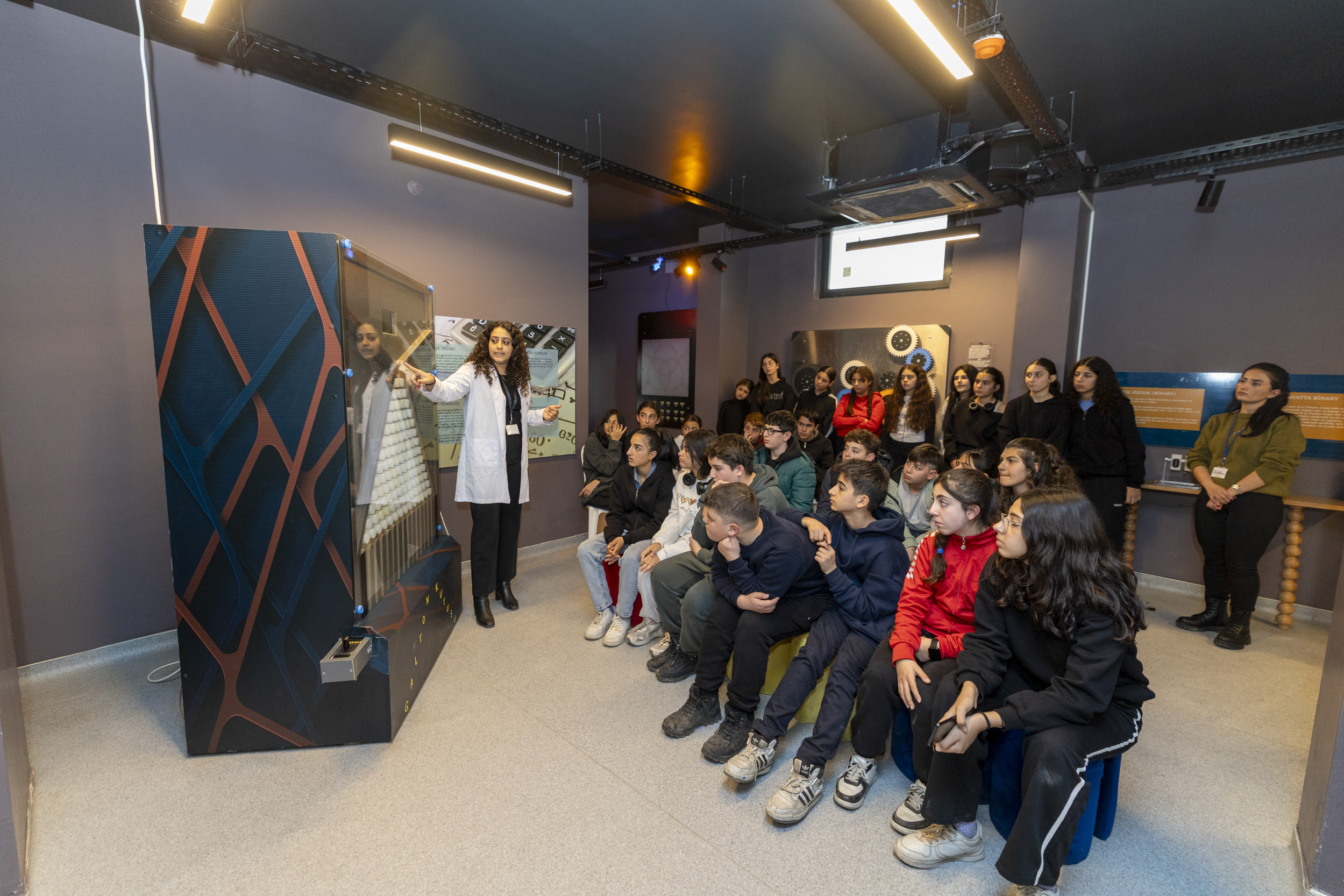 1 Yaşini Dolduran Aratos Matemati̇k Evi̇ Bi̇nlerce Öğrenci̇yi̇ Ağirladi (4)