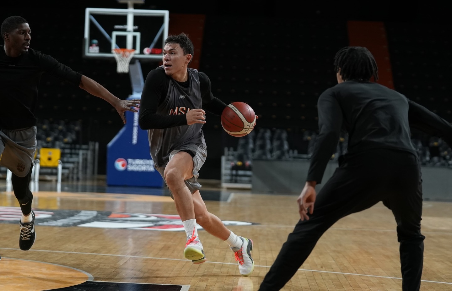 616467913 18402355300130410 1733327423845633735 N