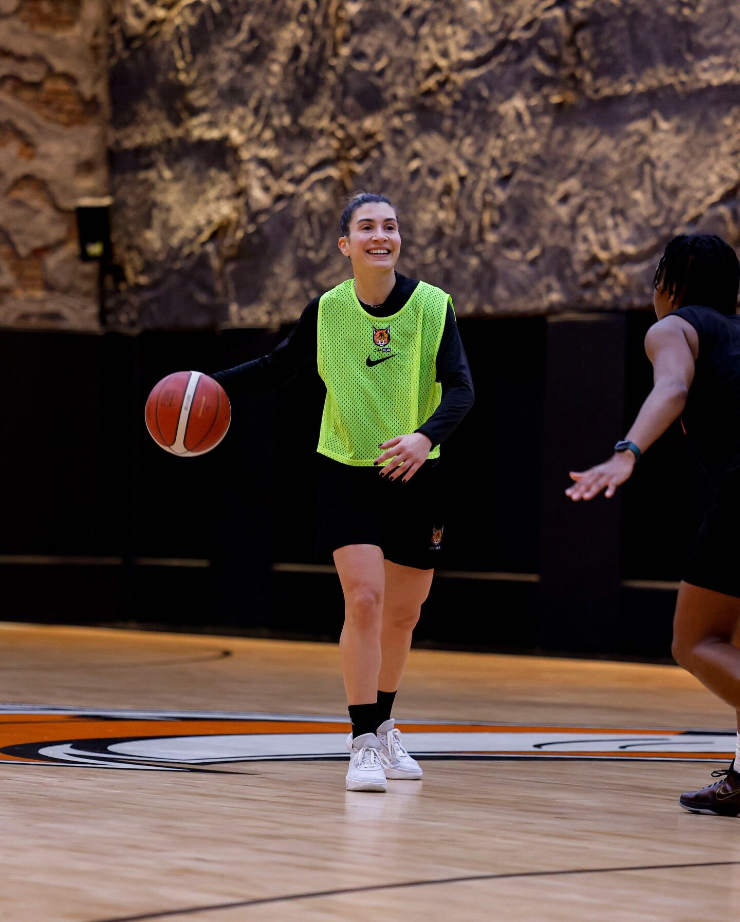 623924921 18413209291185392 1567600376249243740 N