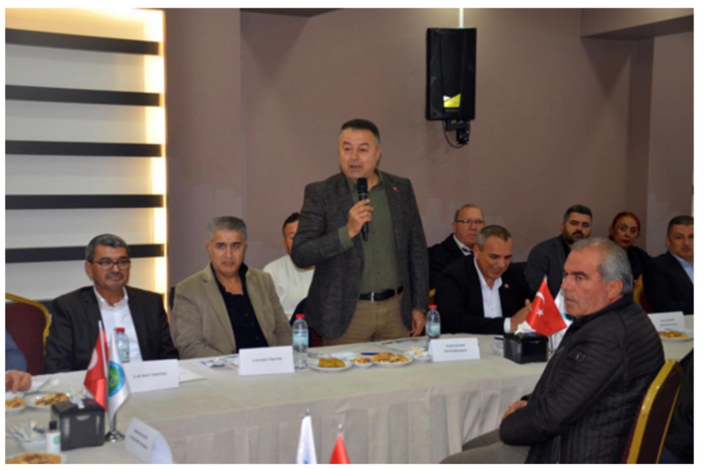 624604492 1294044349484884 3397714192214853691 N