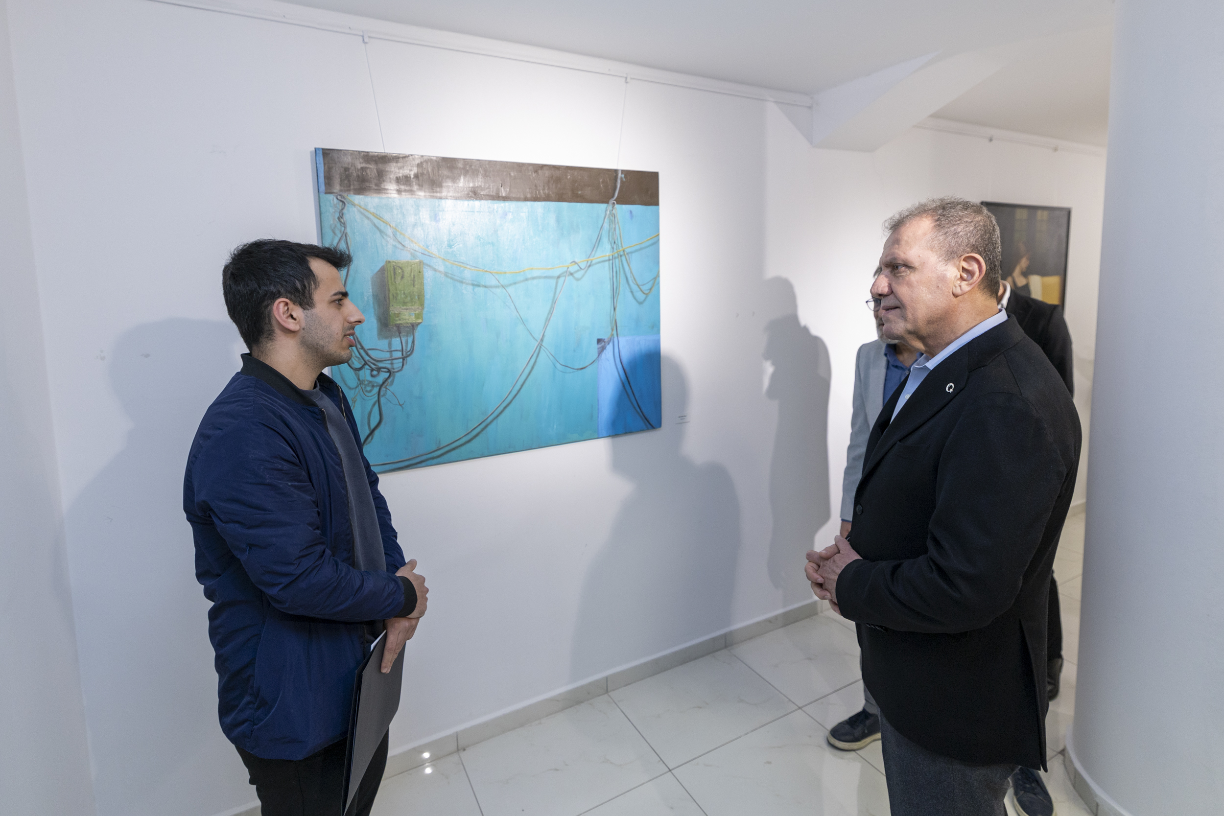 Başkan Seçer, ‘Türki̇ye Cumhuri̇yeti̇’ni̇n 102. Yili Resi̇m Yarişmasi Sergi̇si̇’ni̇n Açilişina Katildi (7)