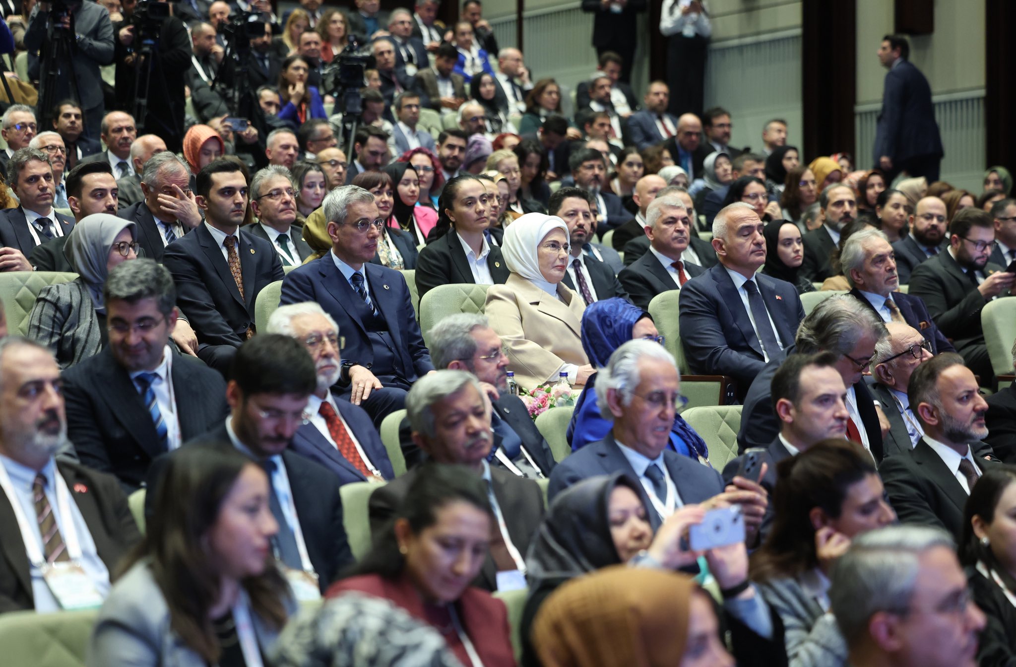 E M I N E E R D O G A N T I P V E K U L T U R S A N A T S E M P 1113693 330600