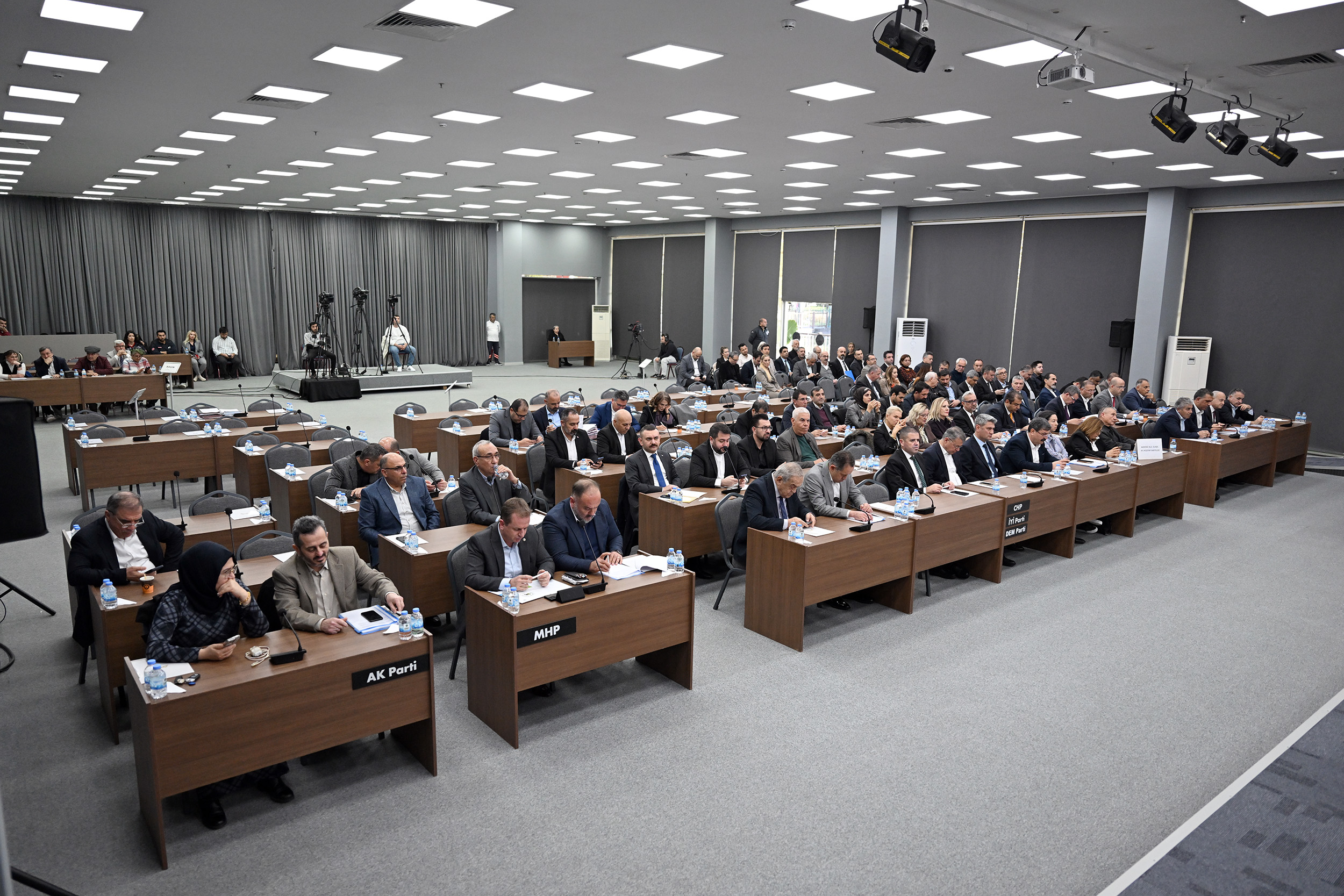 Mersi̇n Büyükşehi̇r Beledi̇ye Mecli̇si̇’ni̇n Ocak Ayi 2. Bi̇rleşi̇mi̇ Gerçekleşti̇ri̇ldi̇ (4)