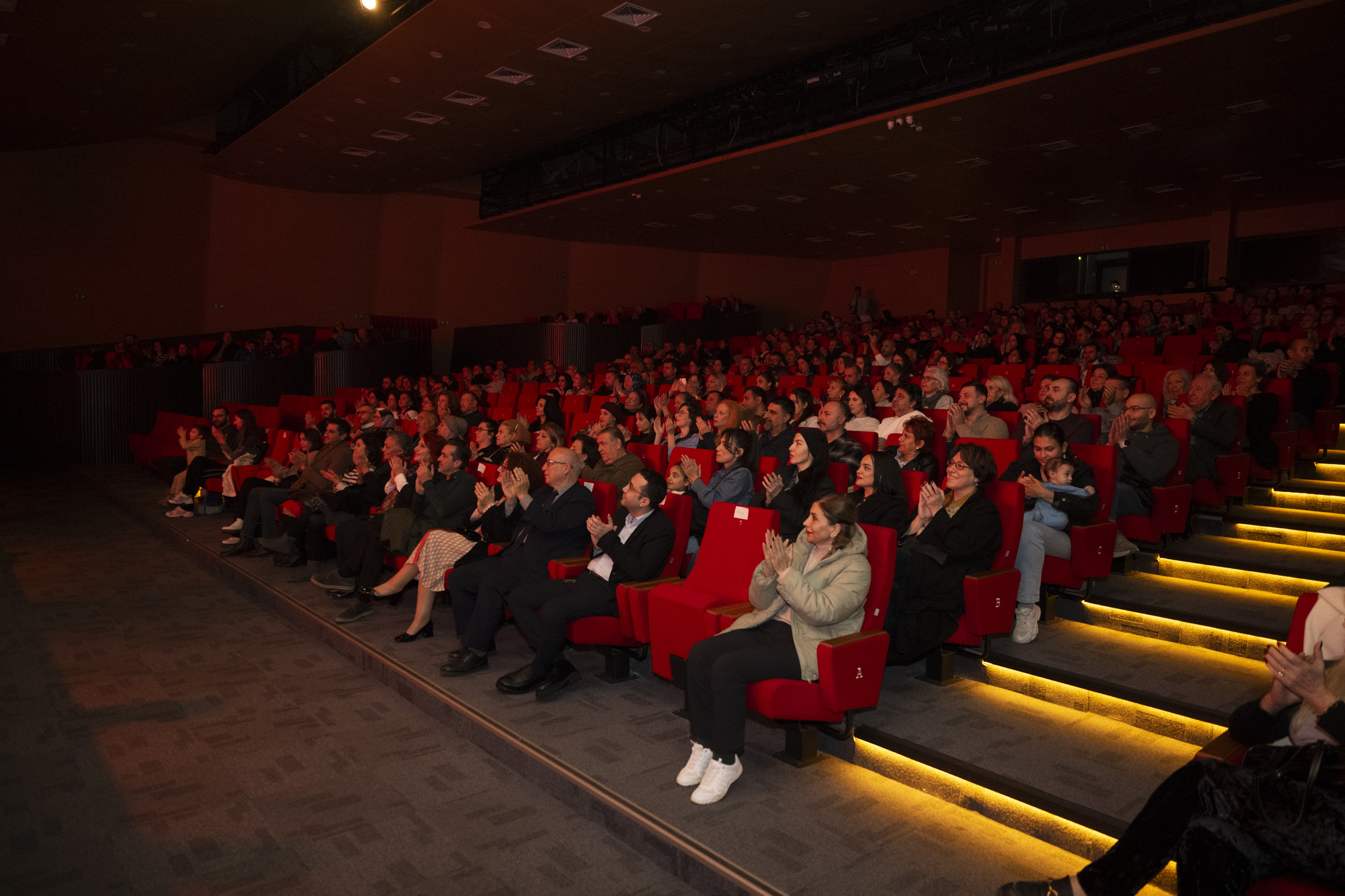 Mersi̇n Büyükşehi̇r Beledi̇yesi̇ Kent Orkestrasi’ndan Yeni̇ Yilin İlk Konseri̇ (5)