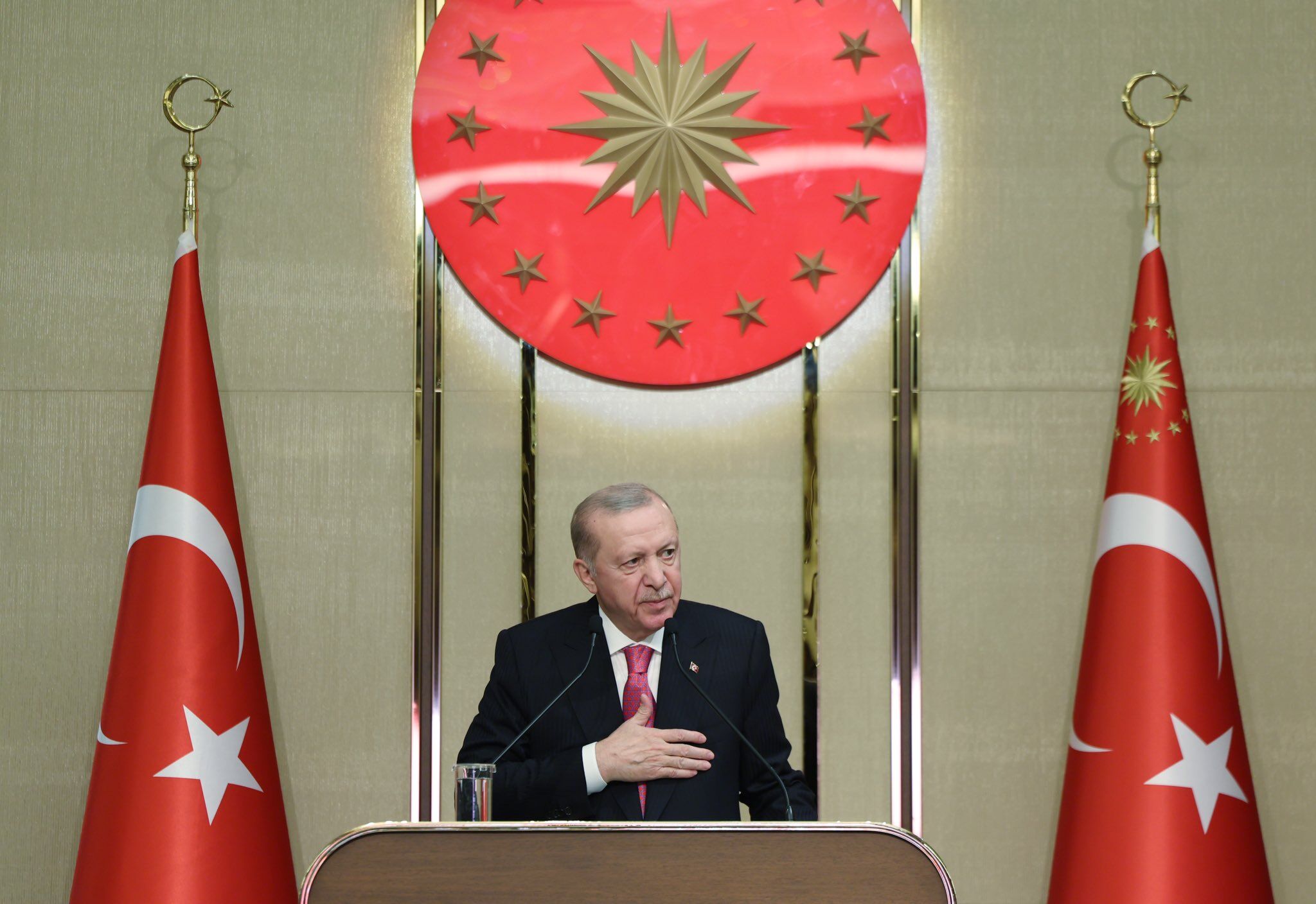 C U M H U R B A S K A N I E R D O G A N H I C K I M S E K E N D I O 1187785 352949