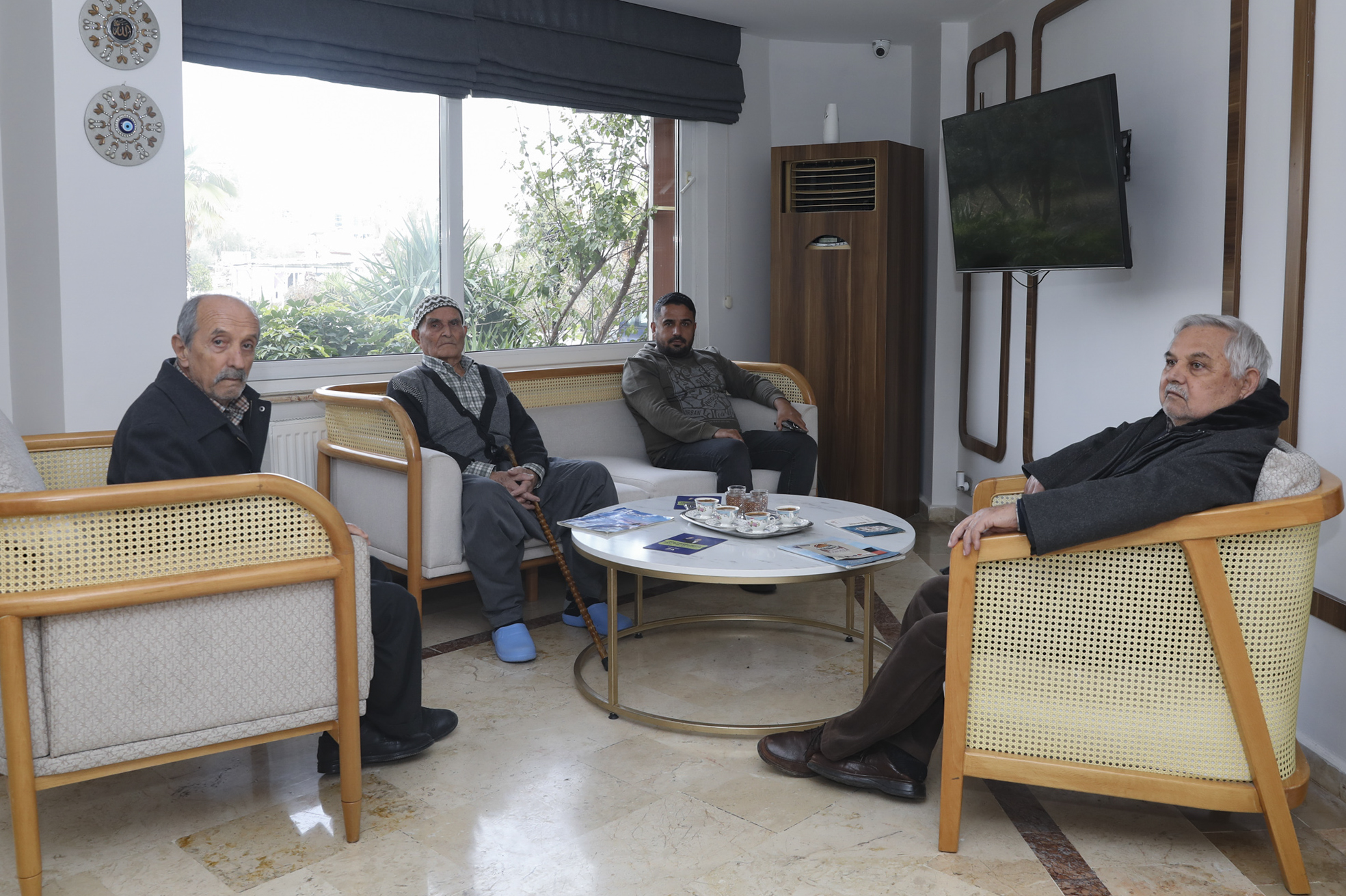 Mersi̇n Büyükşehi̇r Beledi̇yesi̇, Dosthane İle Hasta Ve Yakinlarinin Yaninda… (2)