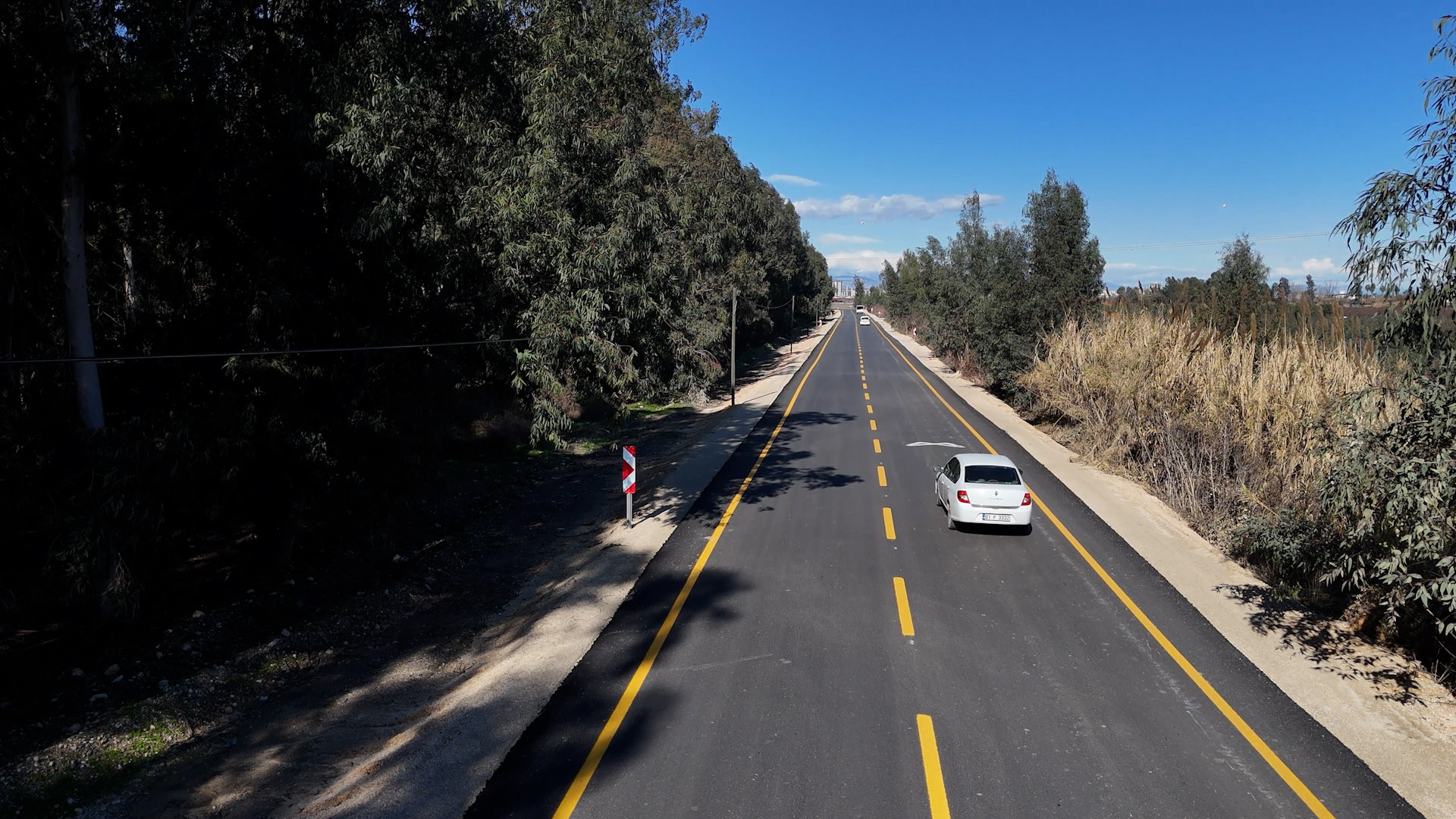 Mersi̇n Büyükşehi̇r Karabucak Caddesi̇’ni̇ Yeni̇lereyerek Güvenli̇ Ulaşimi Sağladi (2)