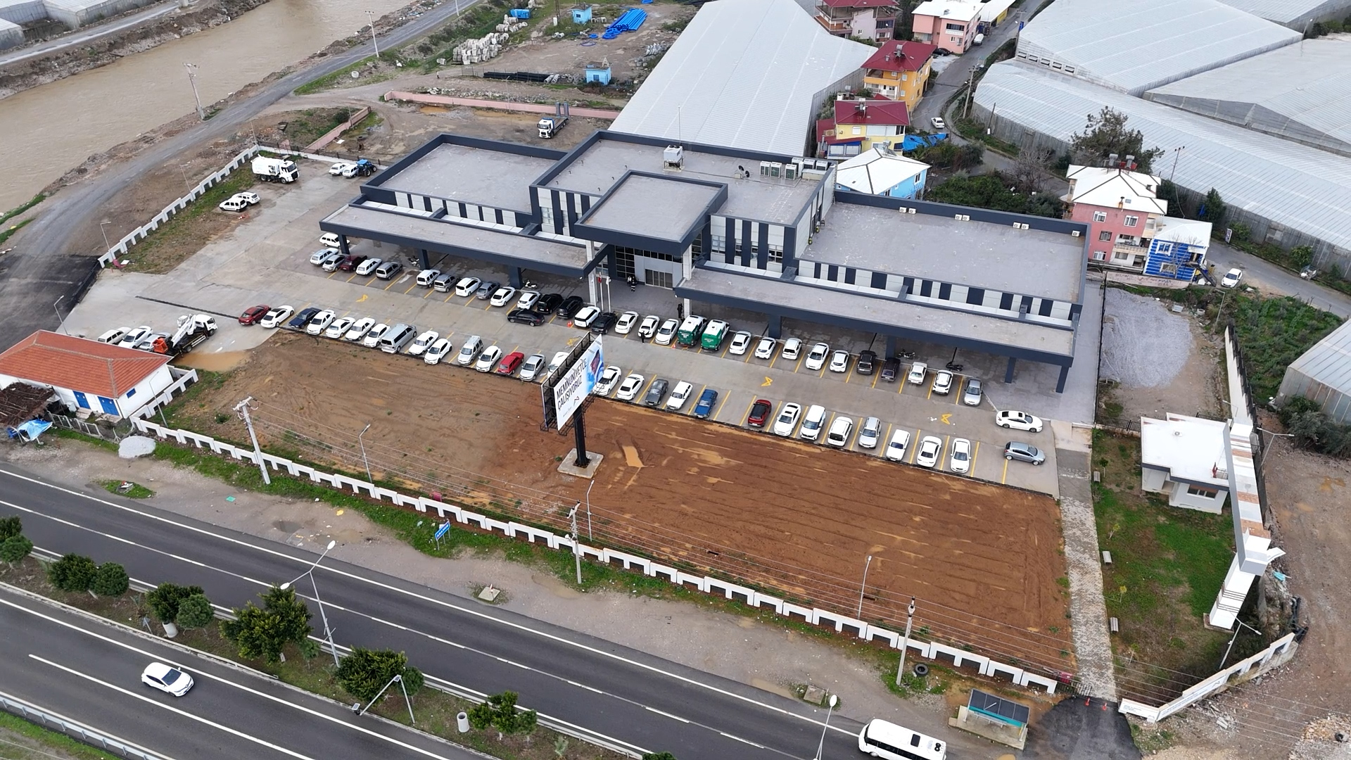 Mersi̇n Büyükşehi̇r’i̇n Hi̇zmet Aği Anamur’da Tek Çati Altinda Bi̇rleşti̇ (2)