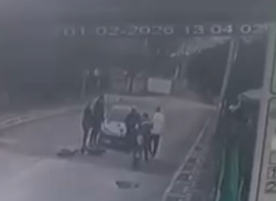 O T O M O B I L L E C A R P I S A N E L E K T R I K L I B I S I K L E T 1147029 340595